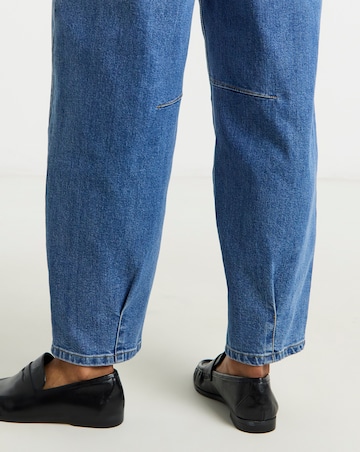 Mid Wash Seamed Barrel Jeans