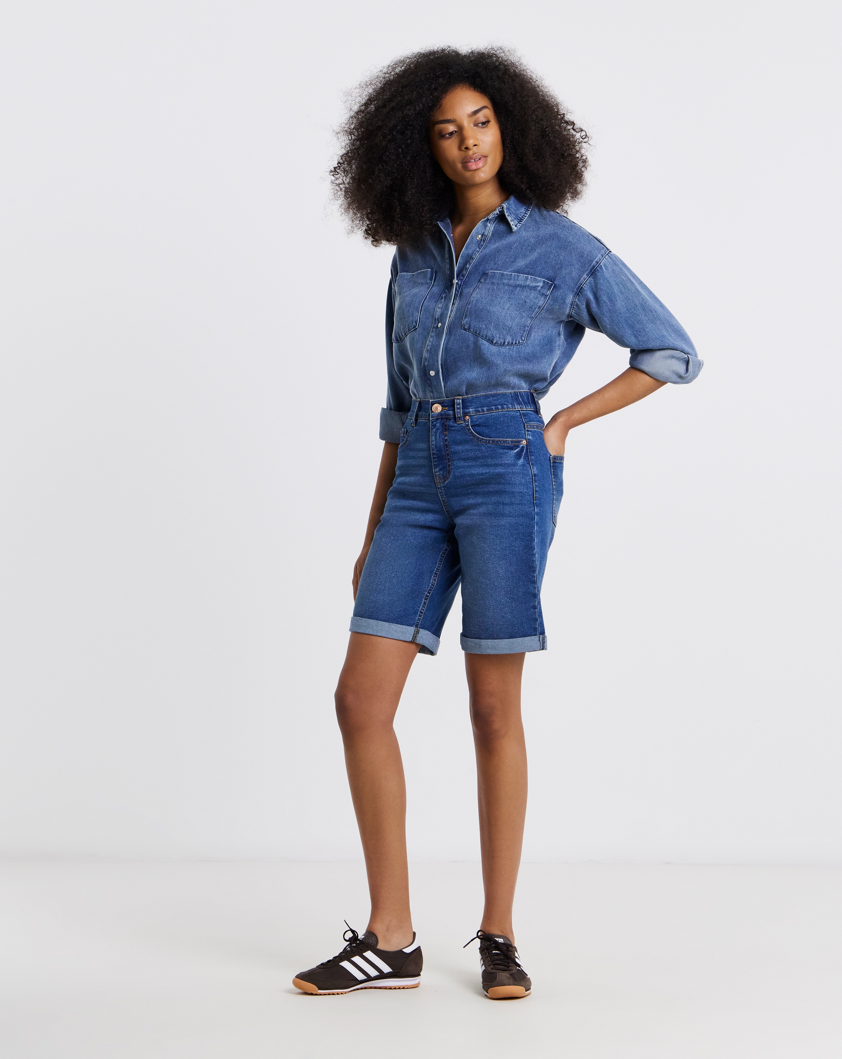 New In - Mid Wash 24/7 Knee Short