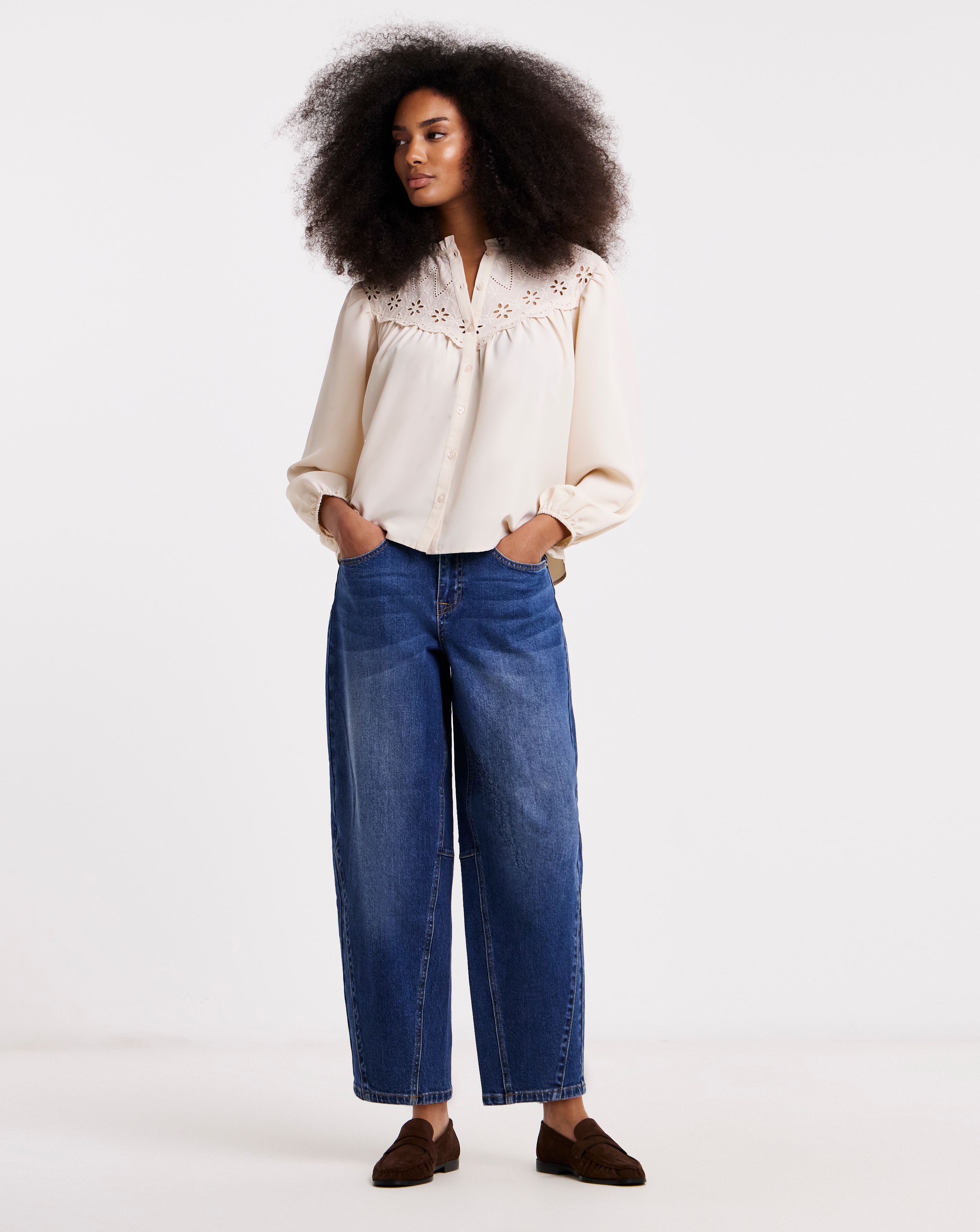 New In - Mid Wash Cropped Barrel Jeans