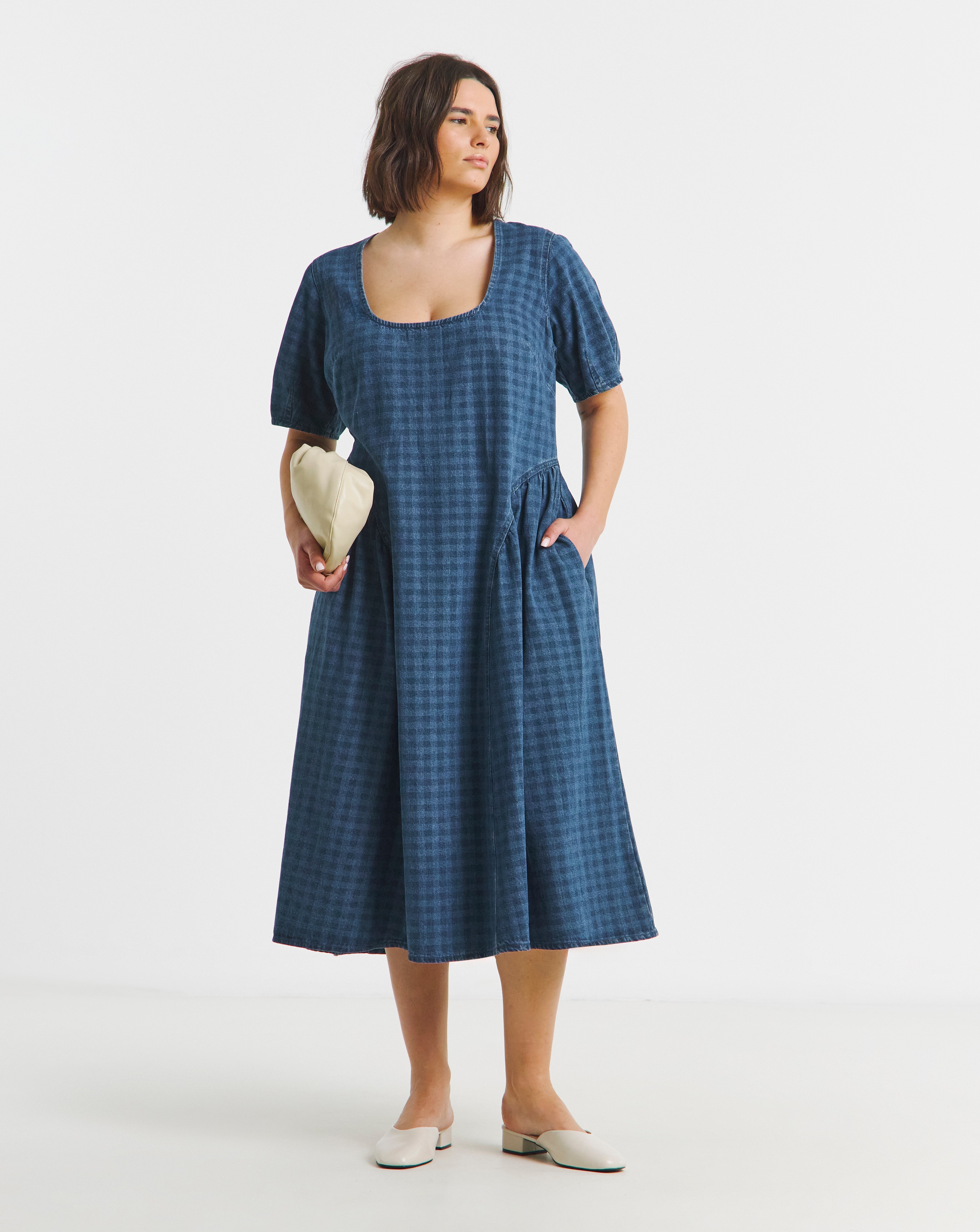 New In - Gingham Short Sleeve Midi Dress