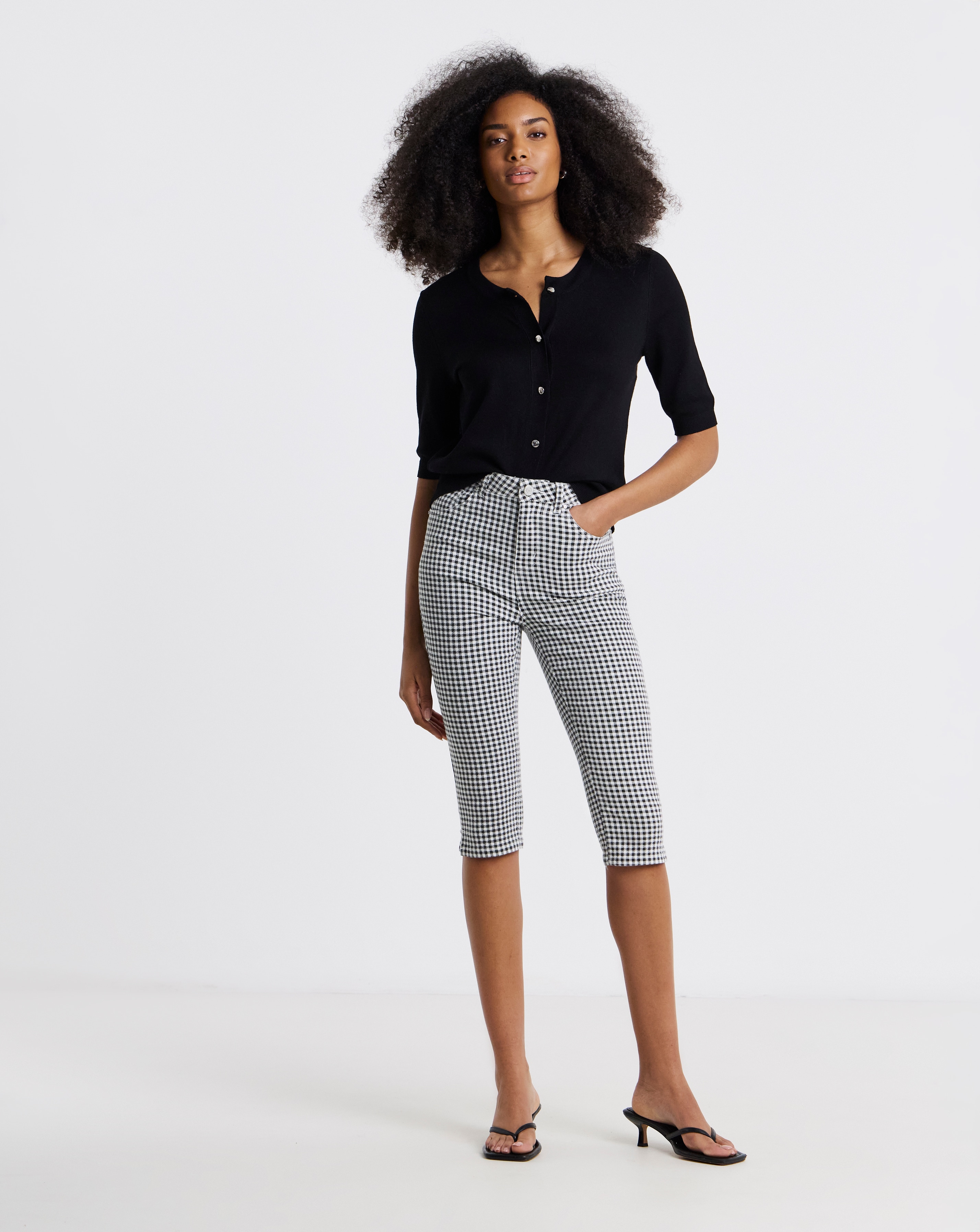 New In - Gingham Capri Jeans