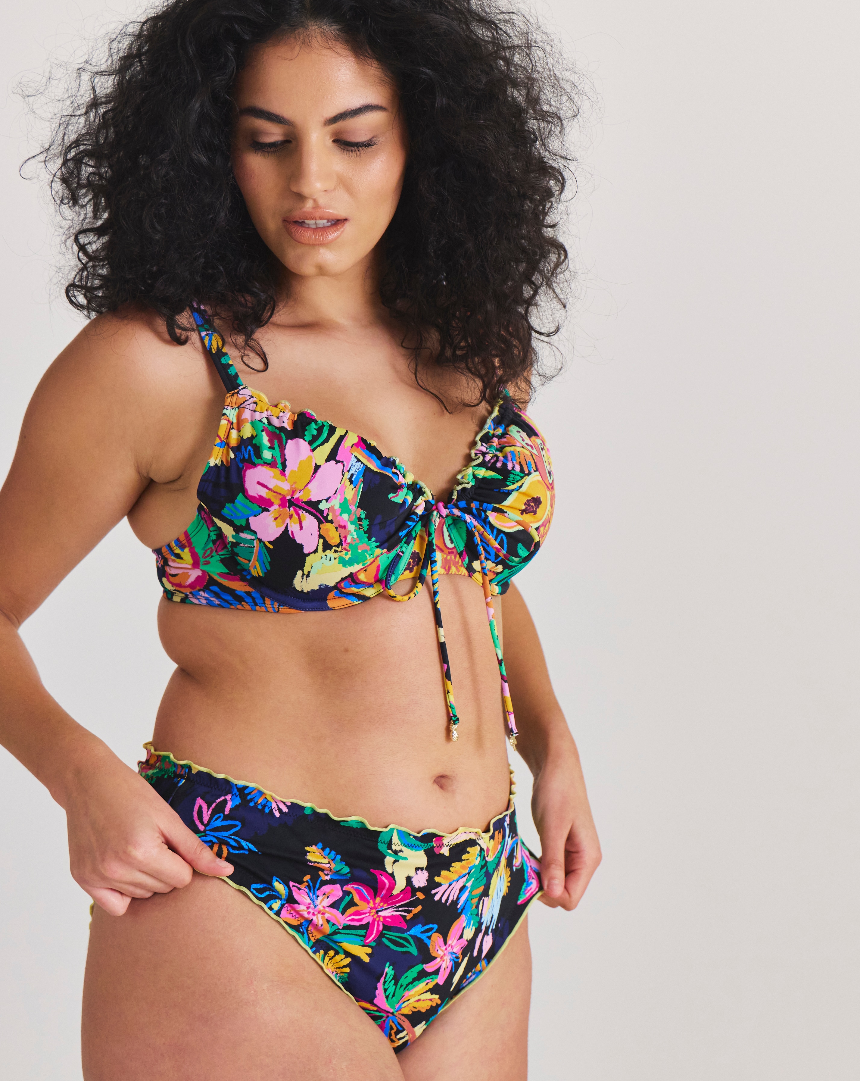 New In - Edge Detail Bikini Brief