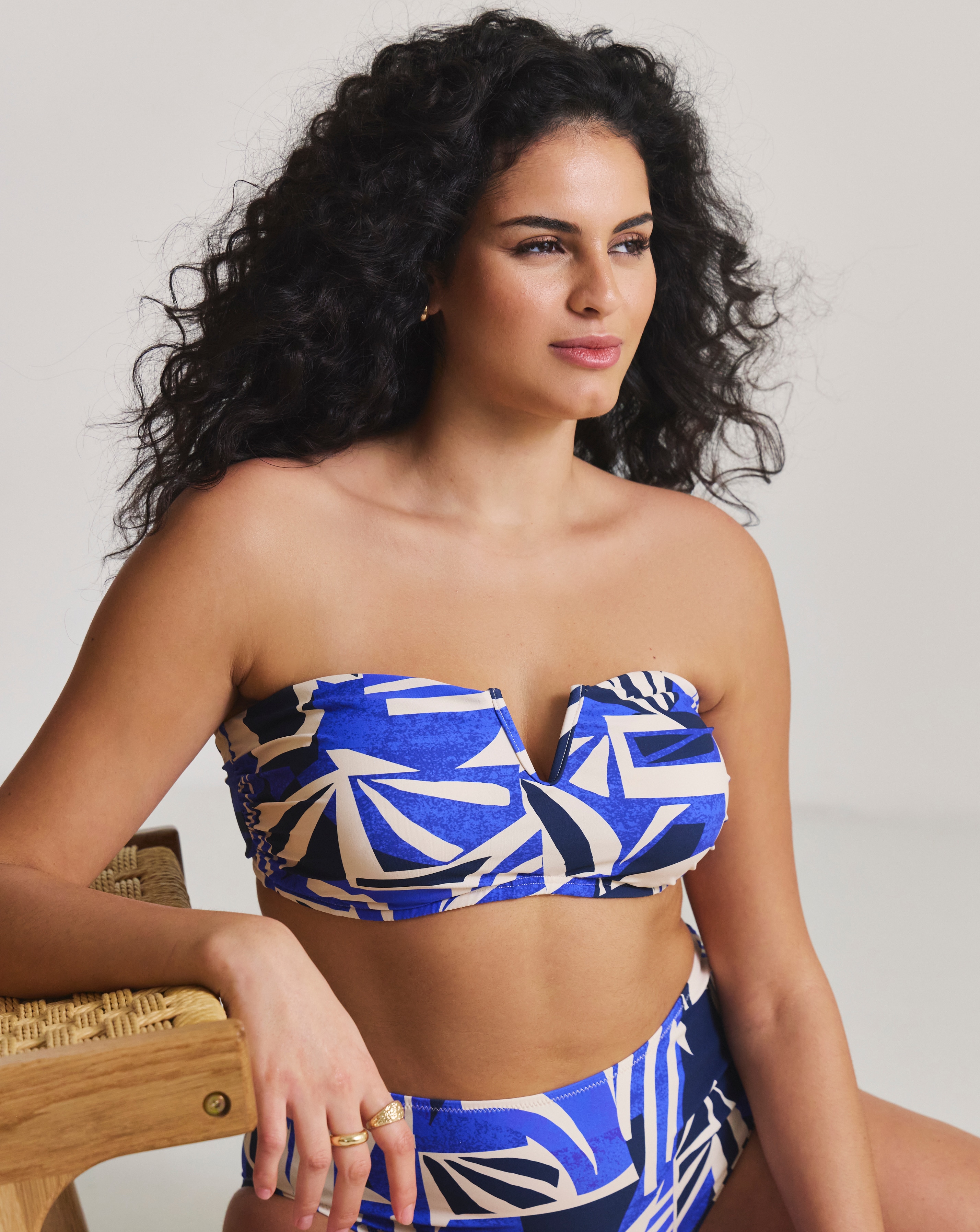 New In - V Wire Detail Bikini Top
