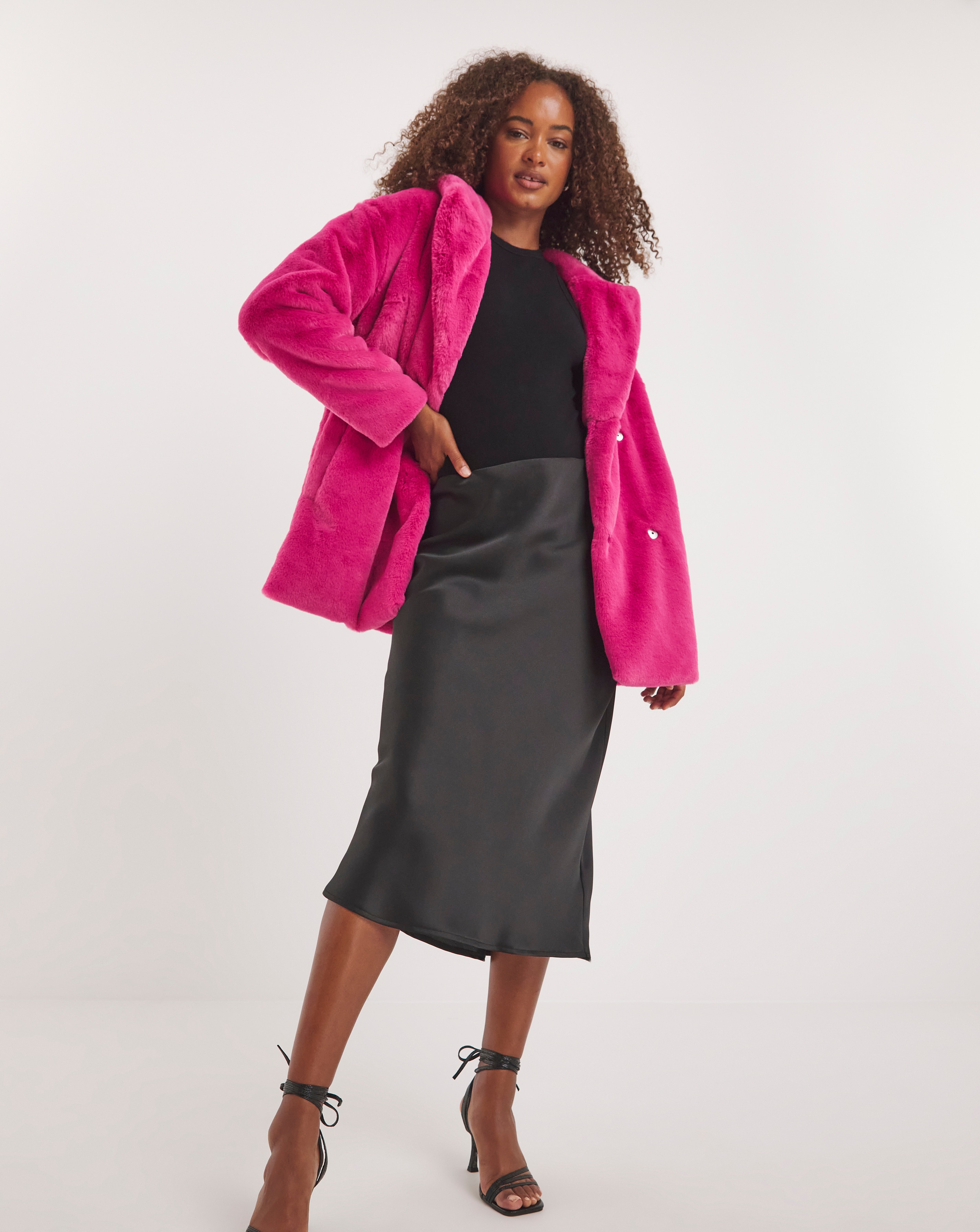 Pink faux fur coat zara 2025