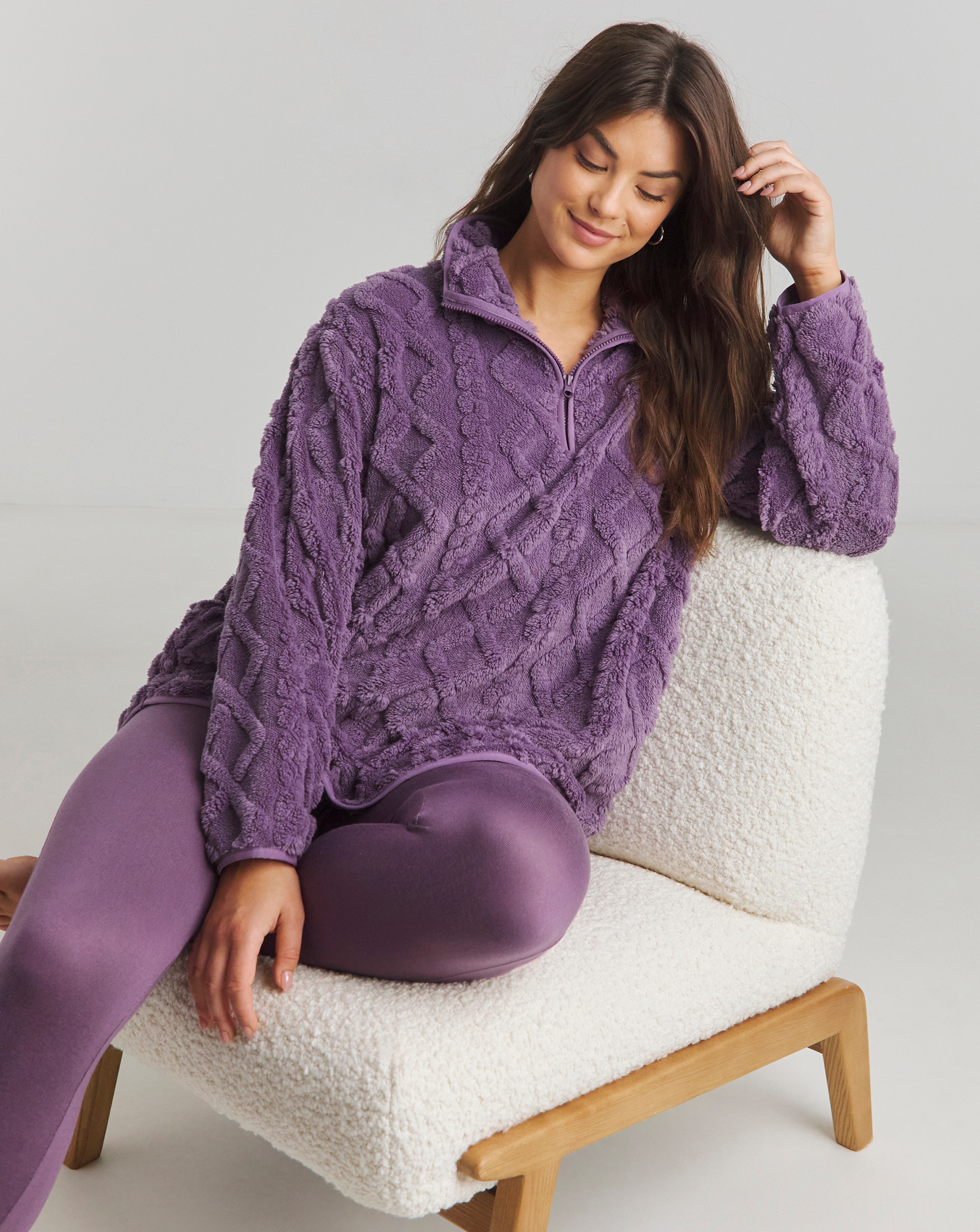 Pretty Secrets Cable Lounge Set