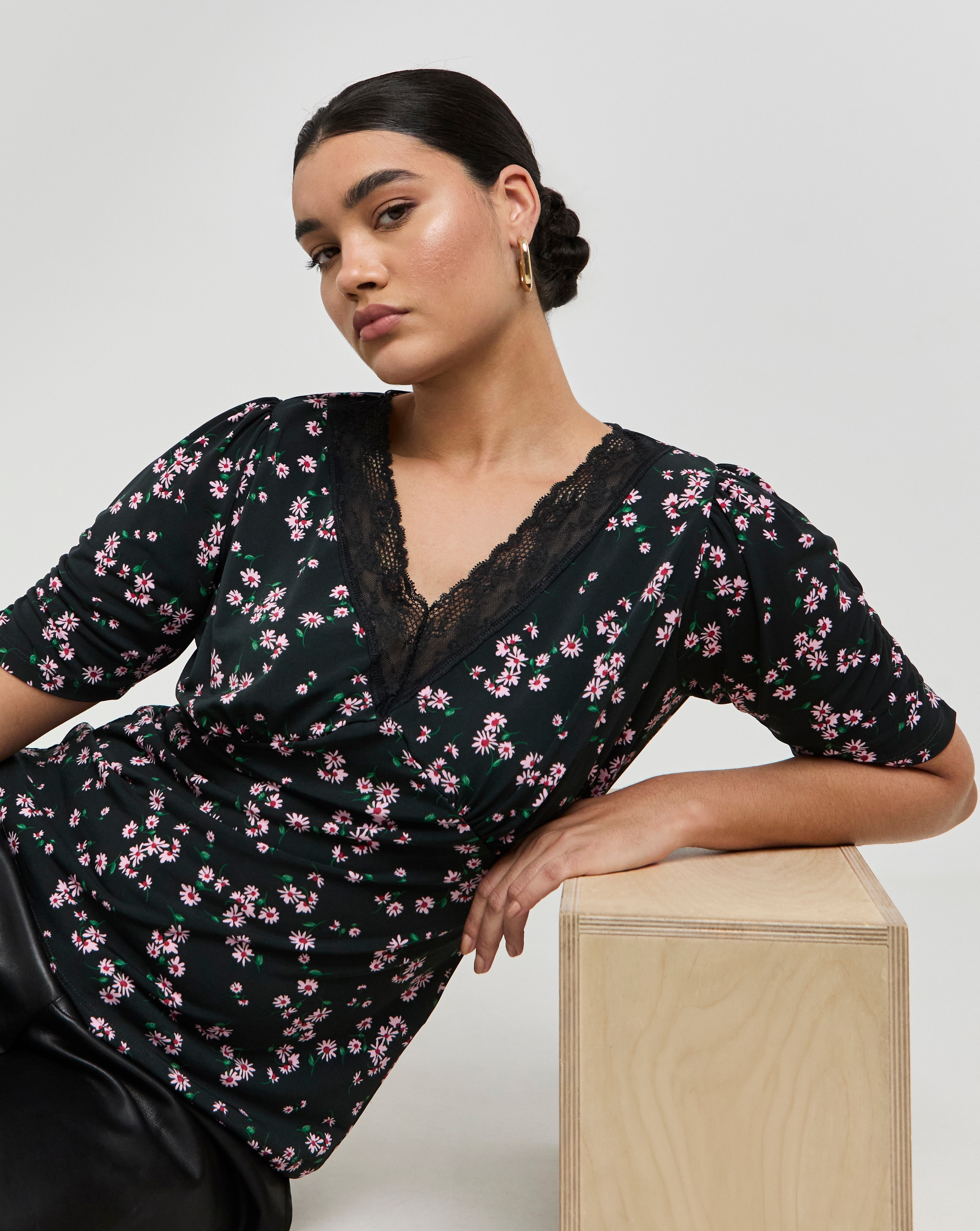 Luxe Jersey Lace Insert Top - Black Ditsy - Womens - Size 30 - Simply Be