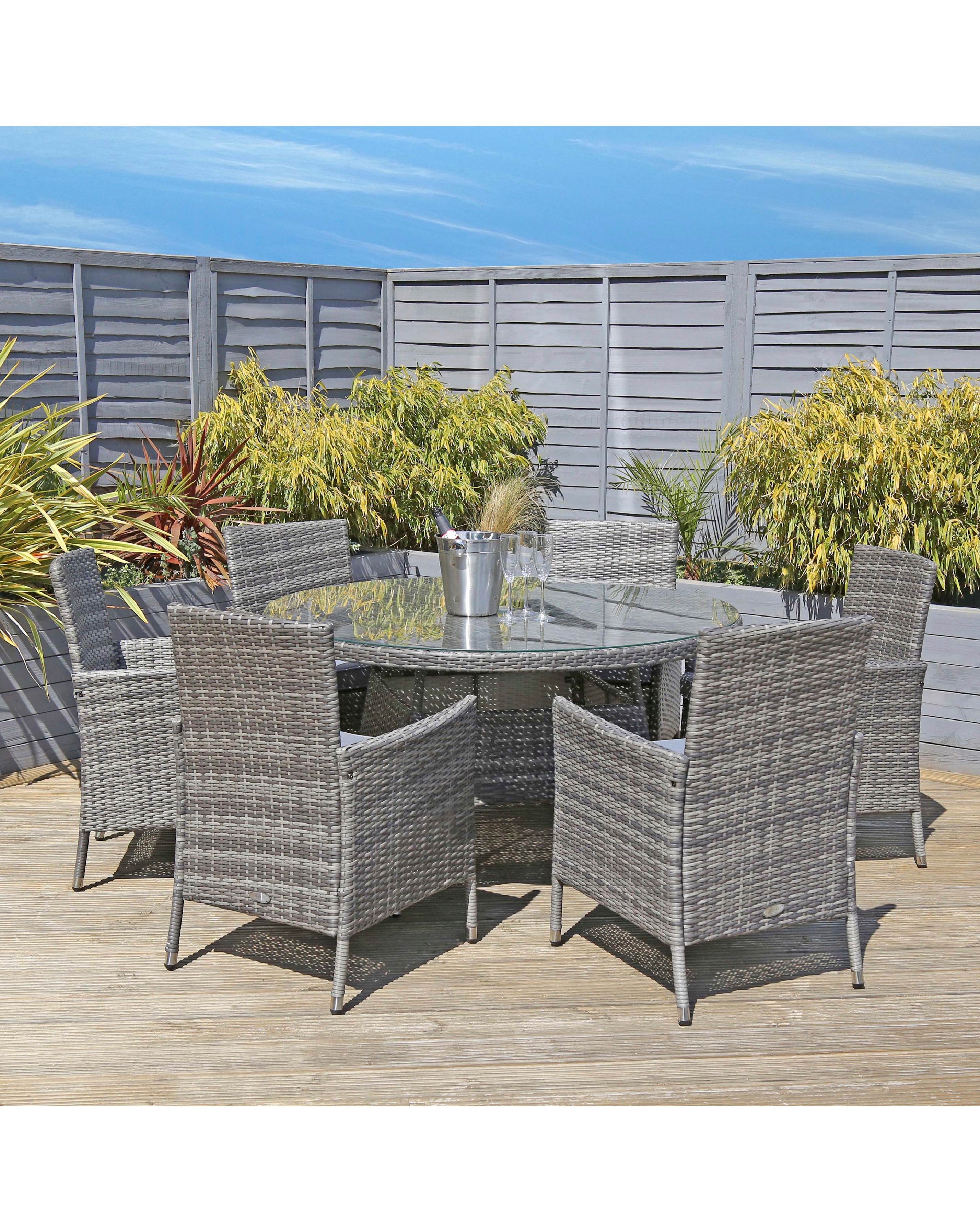 New In - 6 Seater Rattan Dining Set