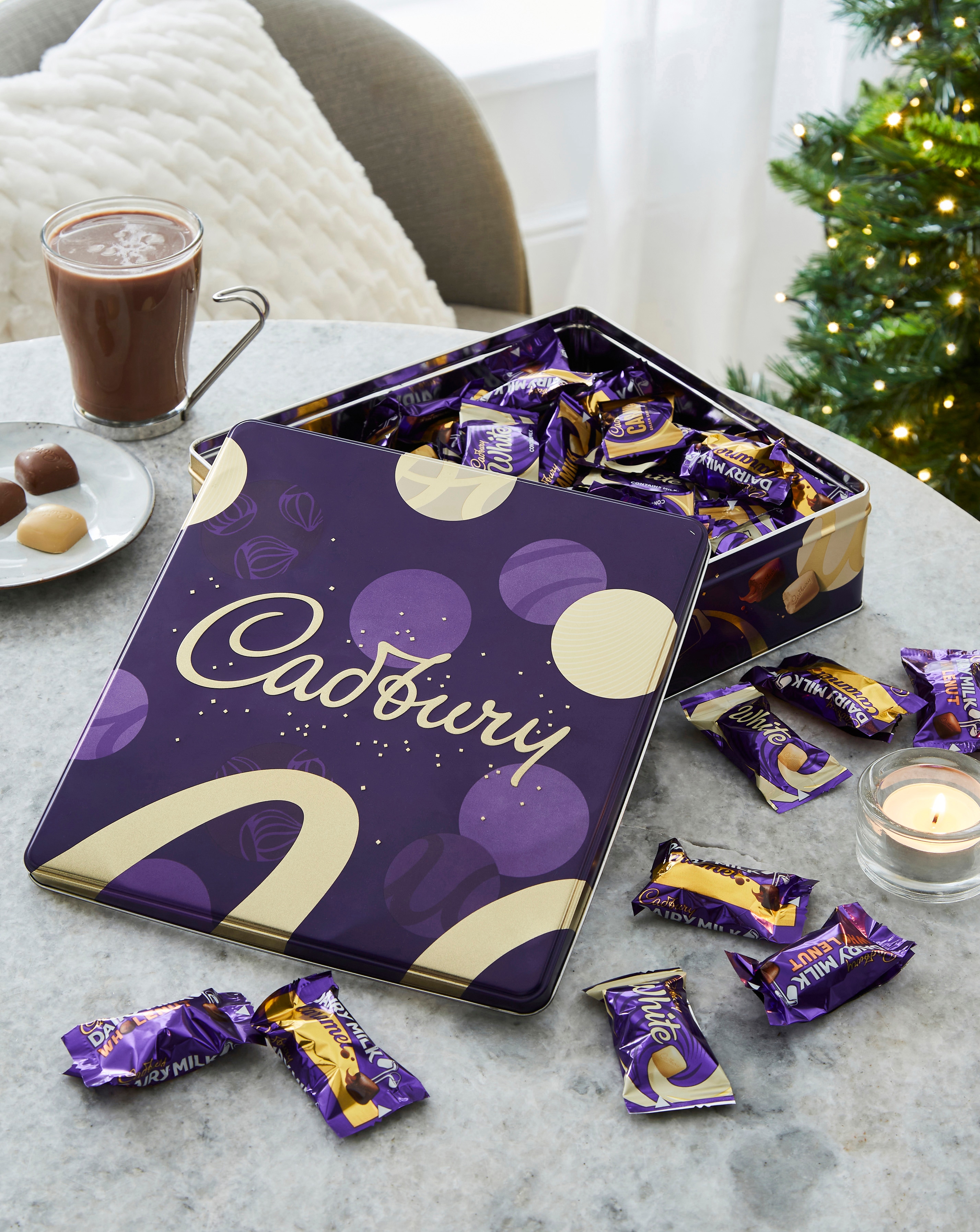 Cadbury Dairy Milk Chunks Gift Tin 700g