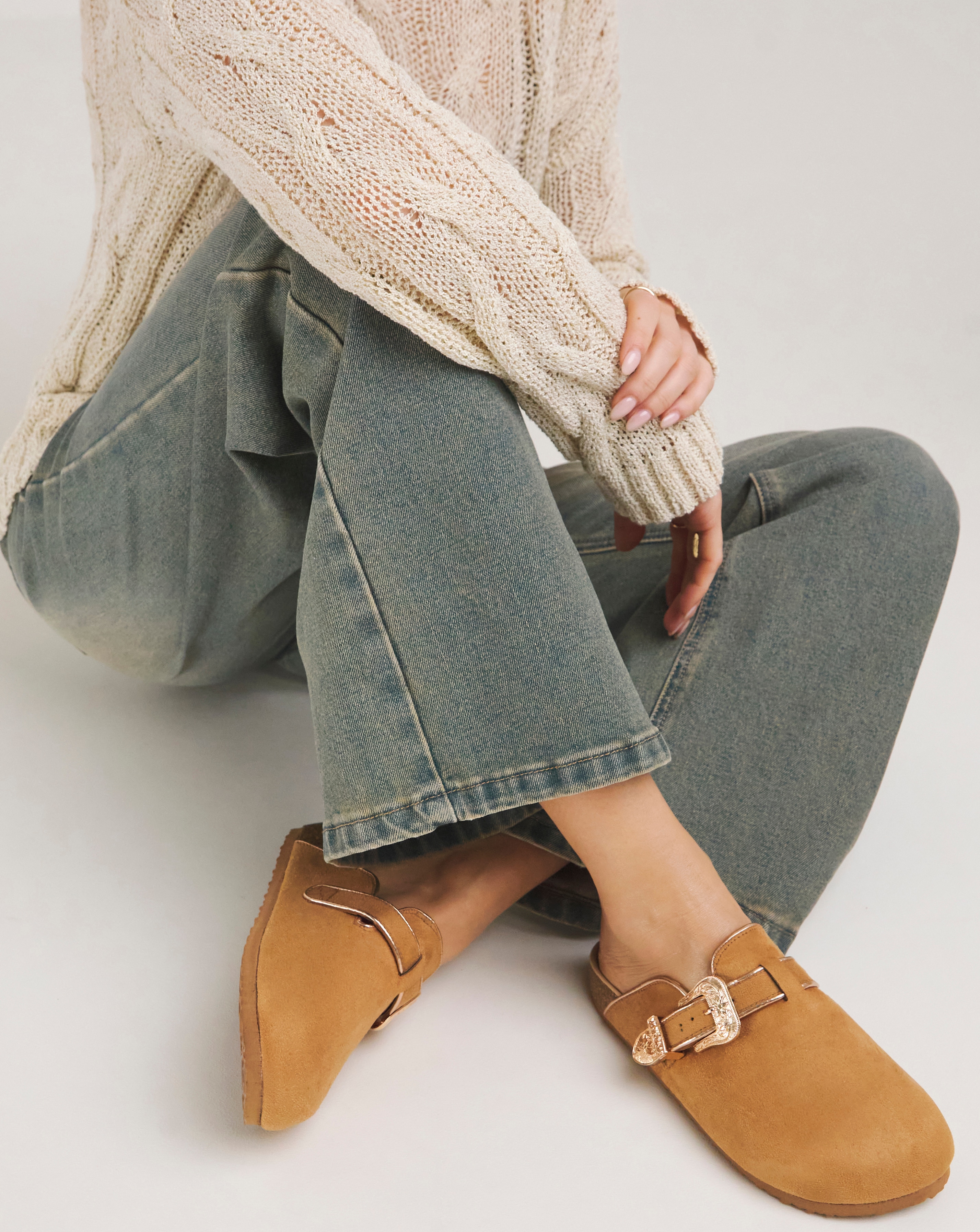 Footbed Closed Toe Mule Shoe Wide