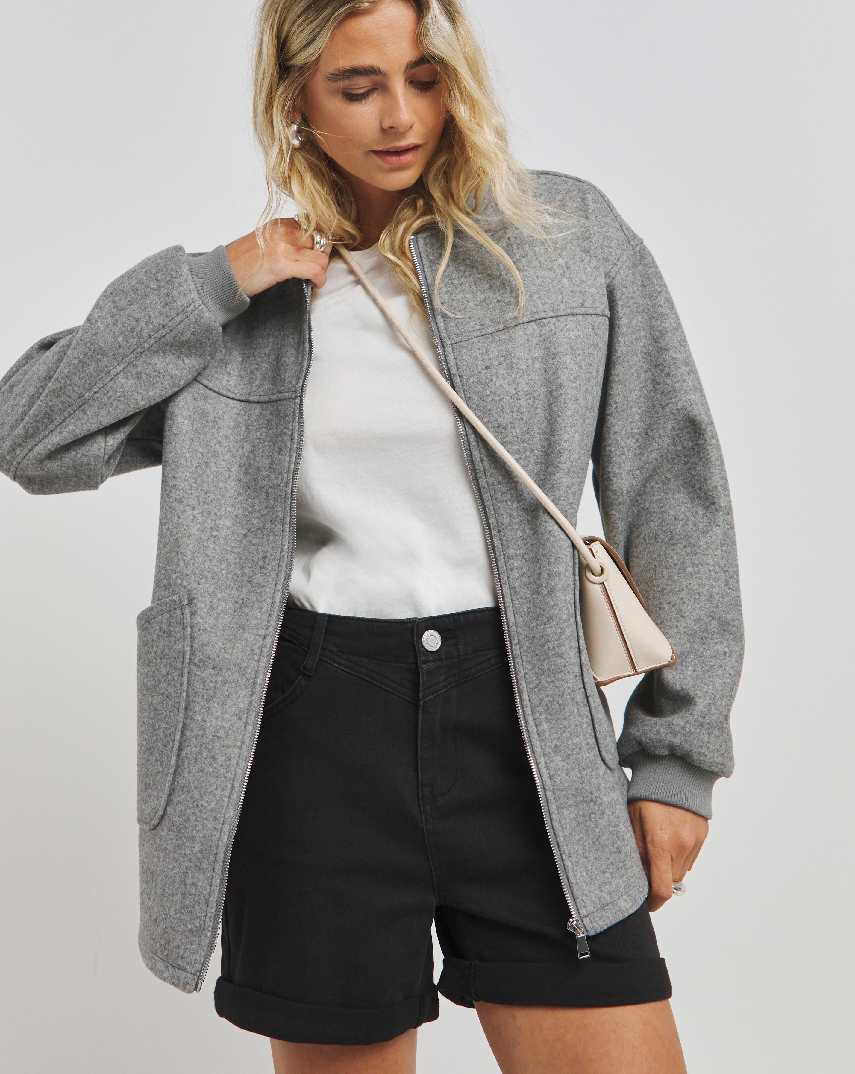 Cinch Back Loose Mom Shorts