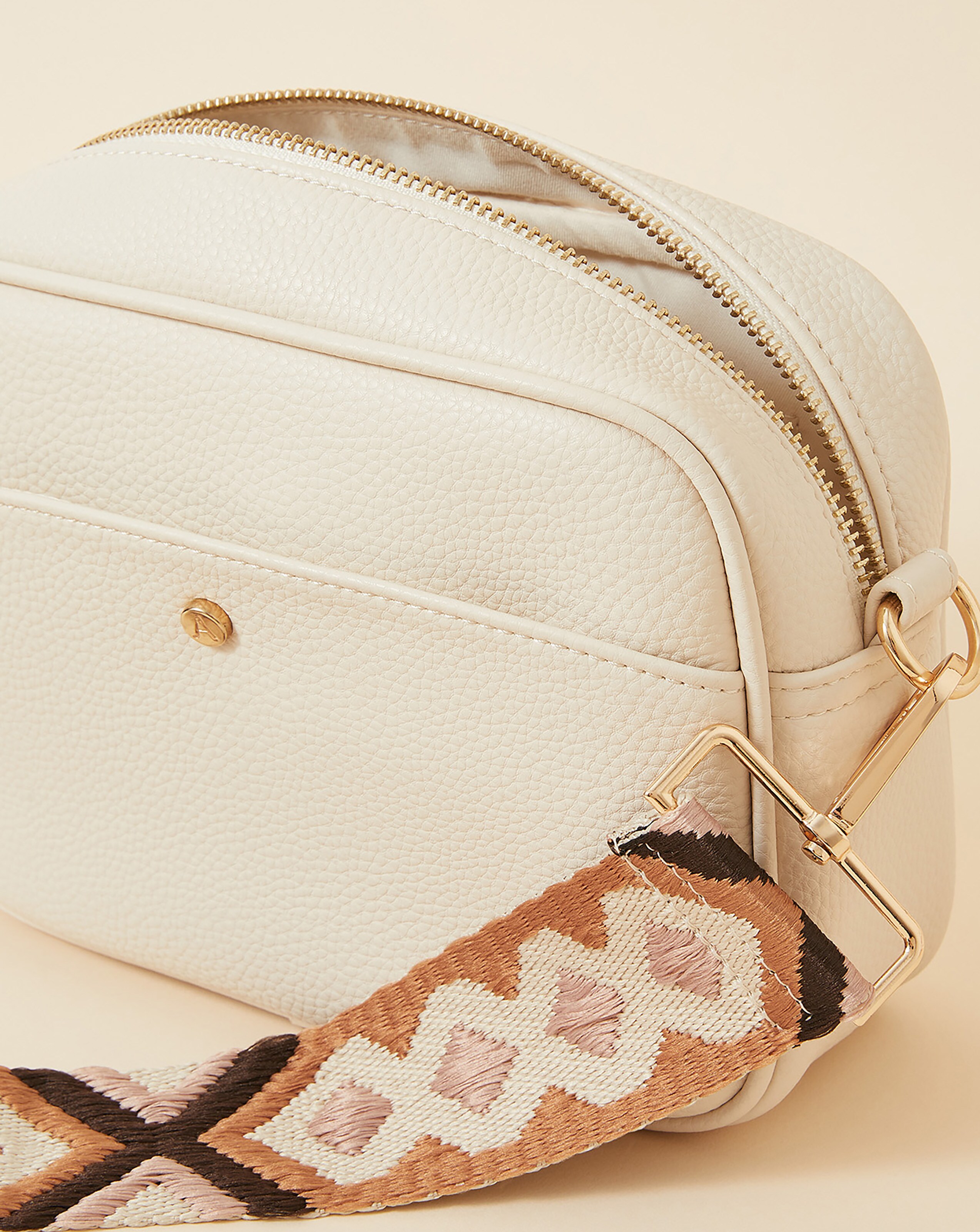 Accessorize camera hotsell bag