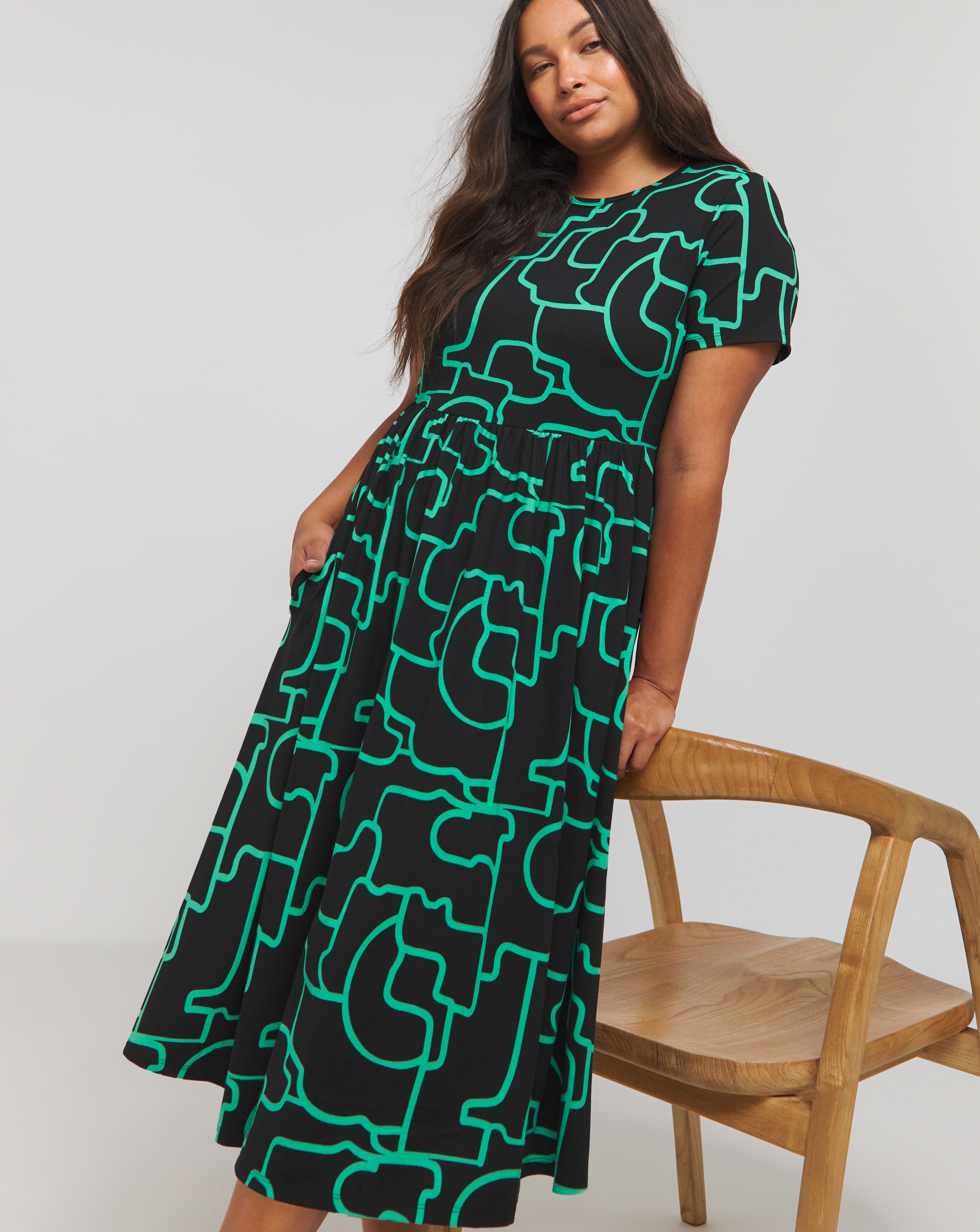 Simply Be - Women's Gree Print Supersoft Pocket Midi Dress - Size 10 - Green print - 95% Recycled Polyester 5% Elastane
