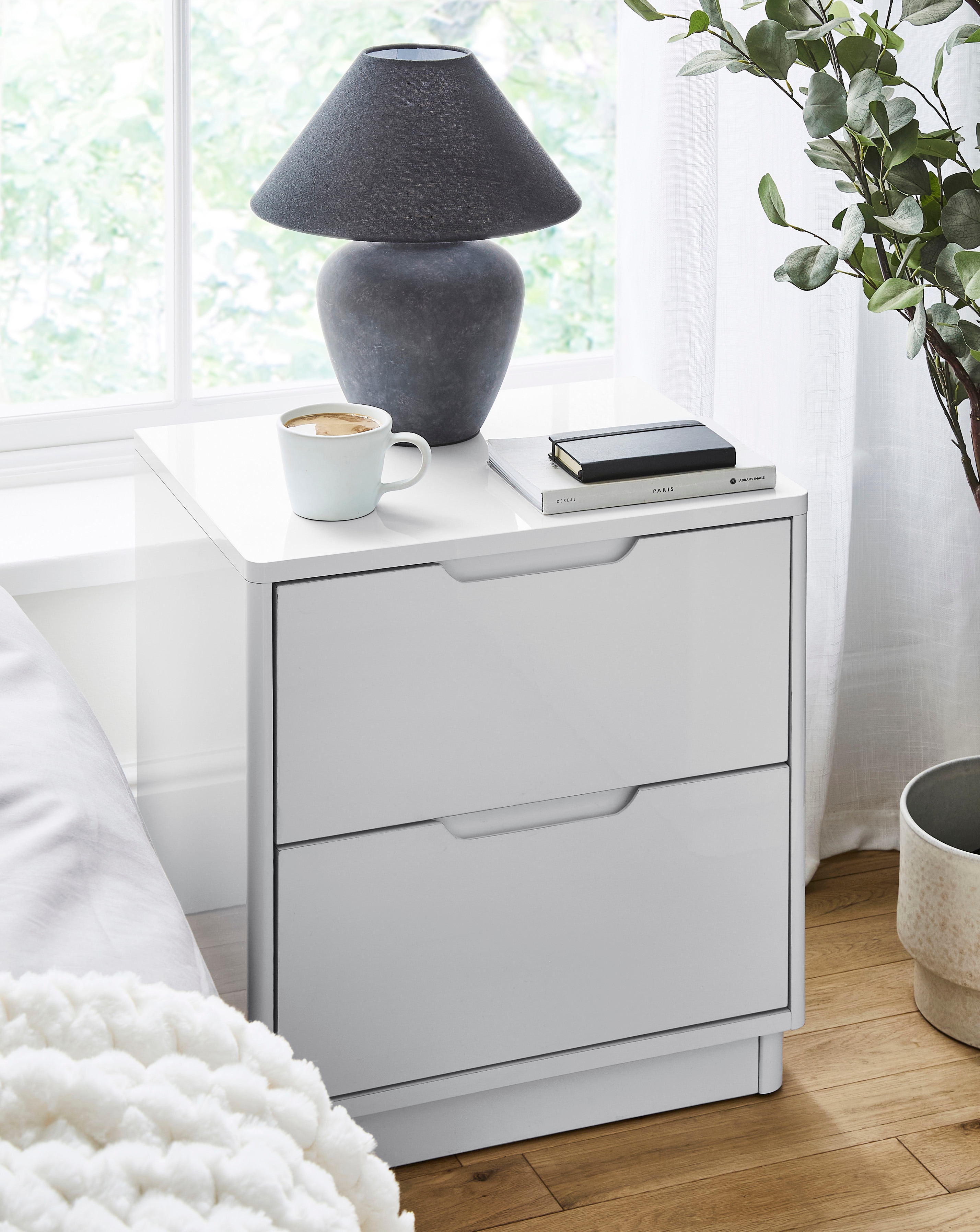 Ellia Side Table