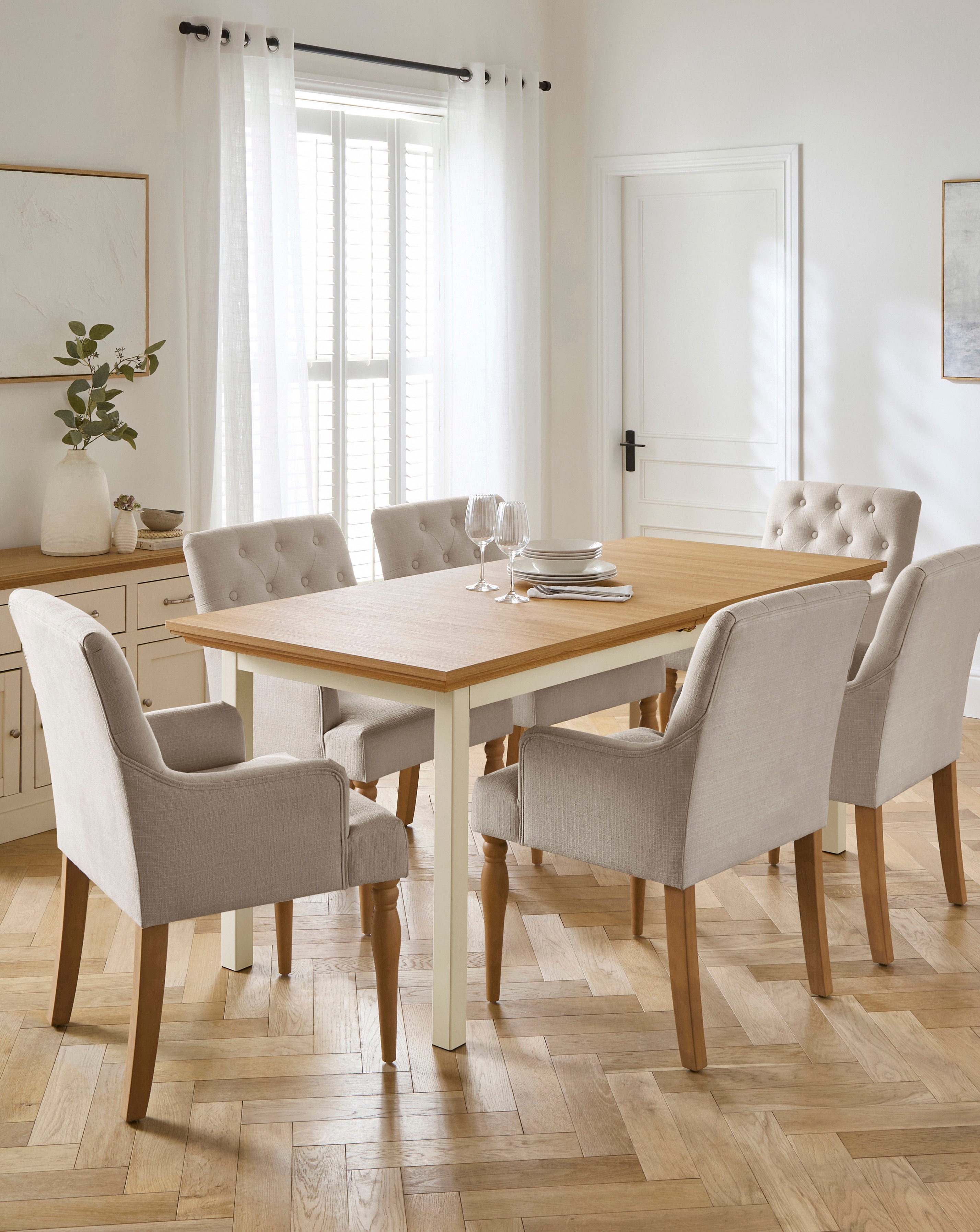 Ashford Ext Table with 6 Mae Chairs