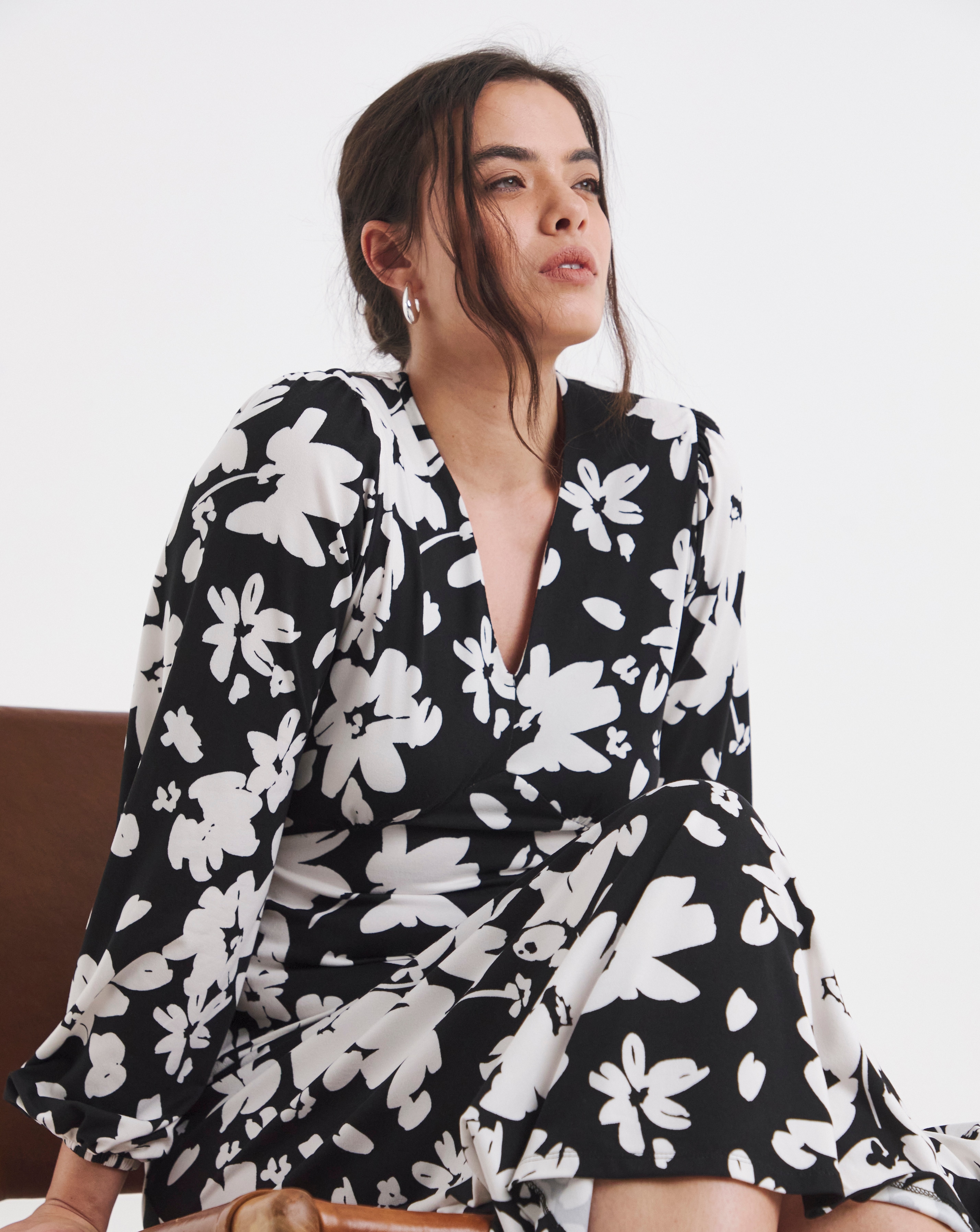 Simply Be - Women's Mono Floral Print Supersoft Midi Dress - Size 16 - Black multi - 95% Recycled Polyester 5% Elastane