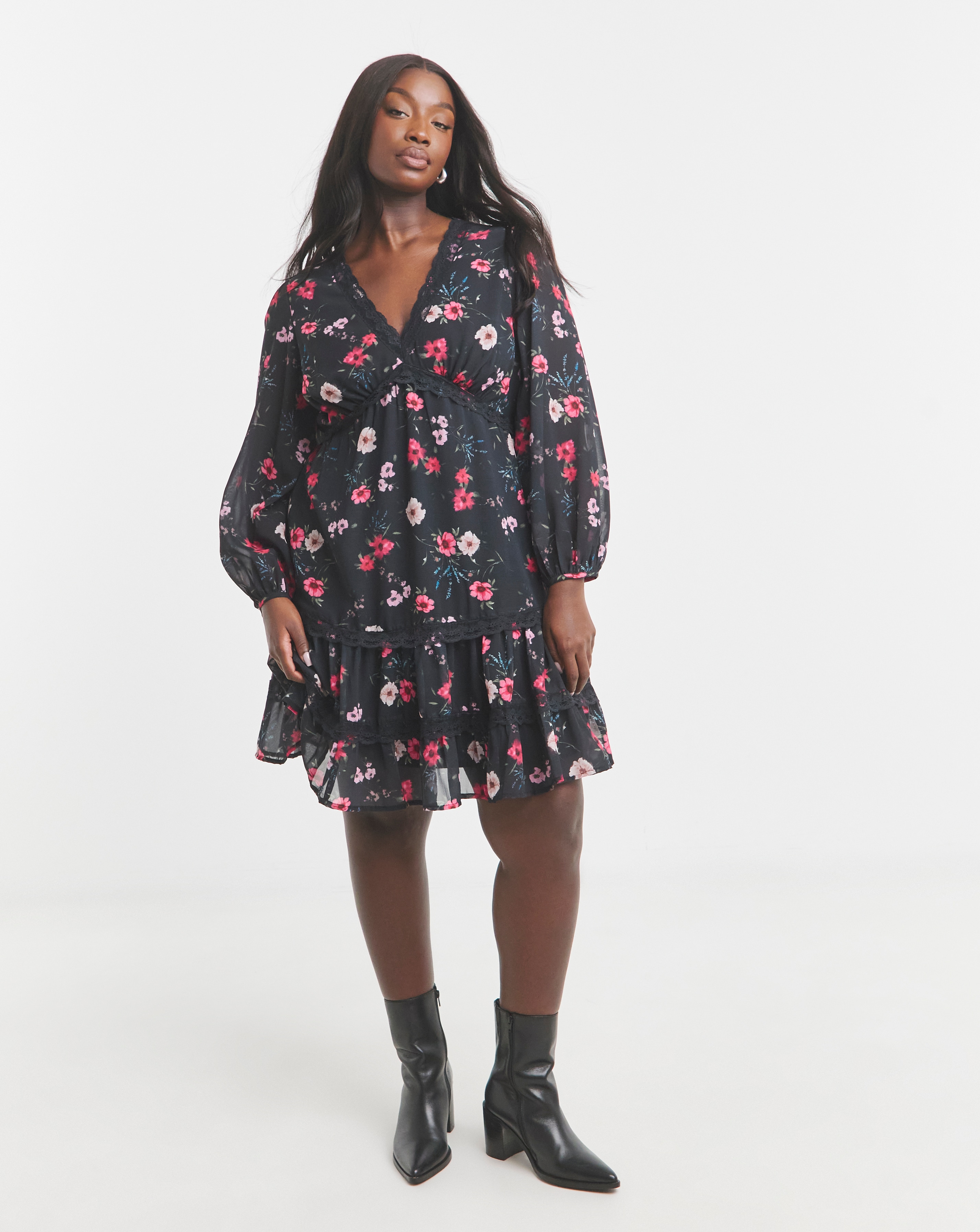 Simply Be - Women's Black Floral Lace Trim Skater Dress - Size 18 - Black floral - 100% Recycled Polyester