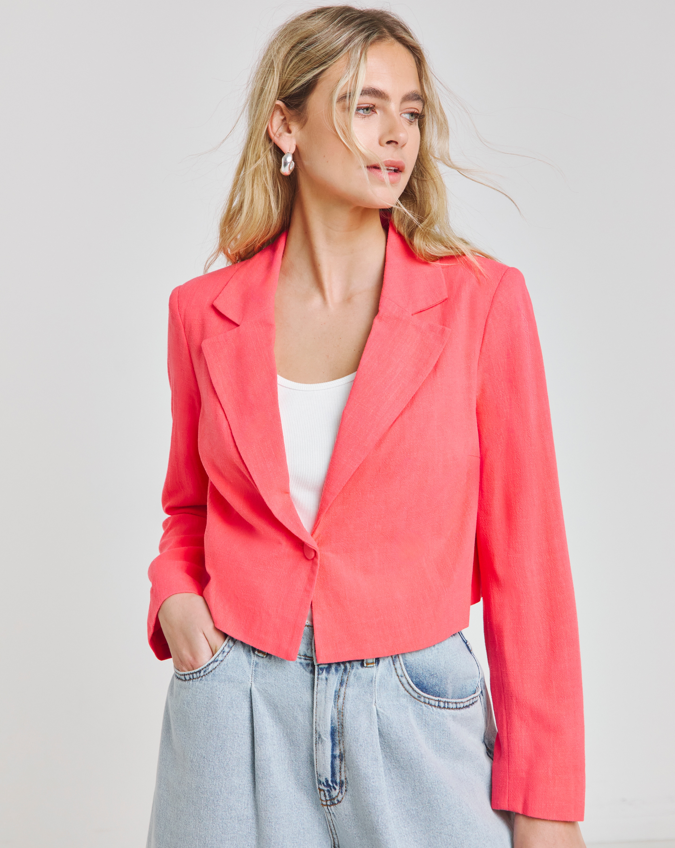 Coral Pink - Women's - Cropped Linen Look Blazer - Size 16