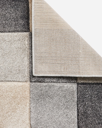 Sara Carved Chequerboard Rug