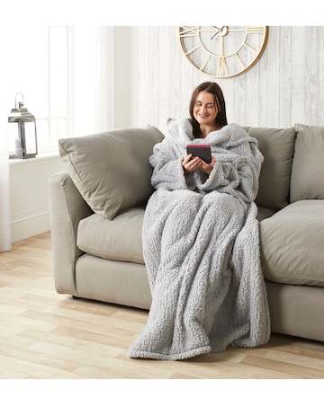 Huggleland Cosy Fleece Wearable Blanket