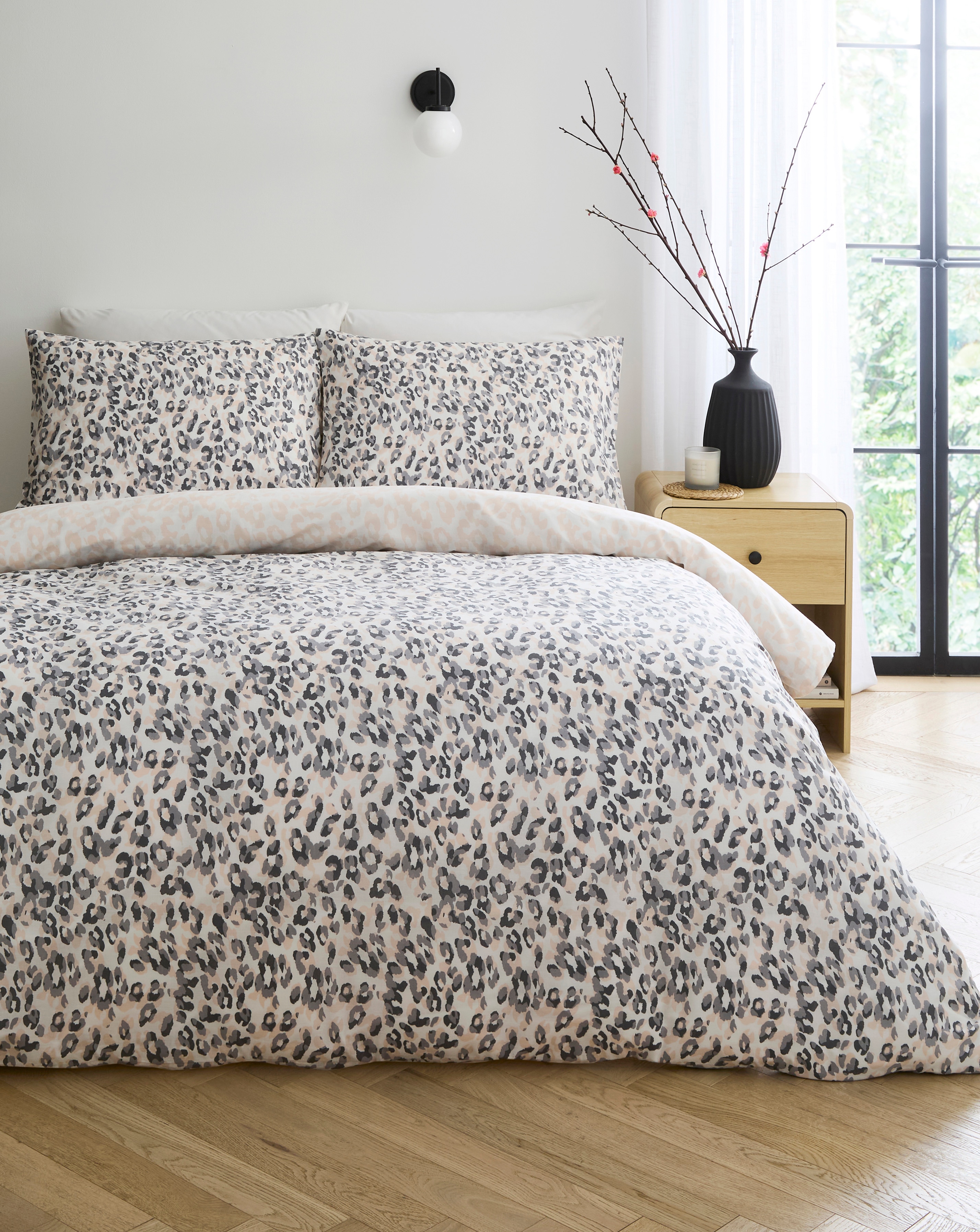 Roar Leopard Reversible Duvet Cover Set