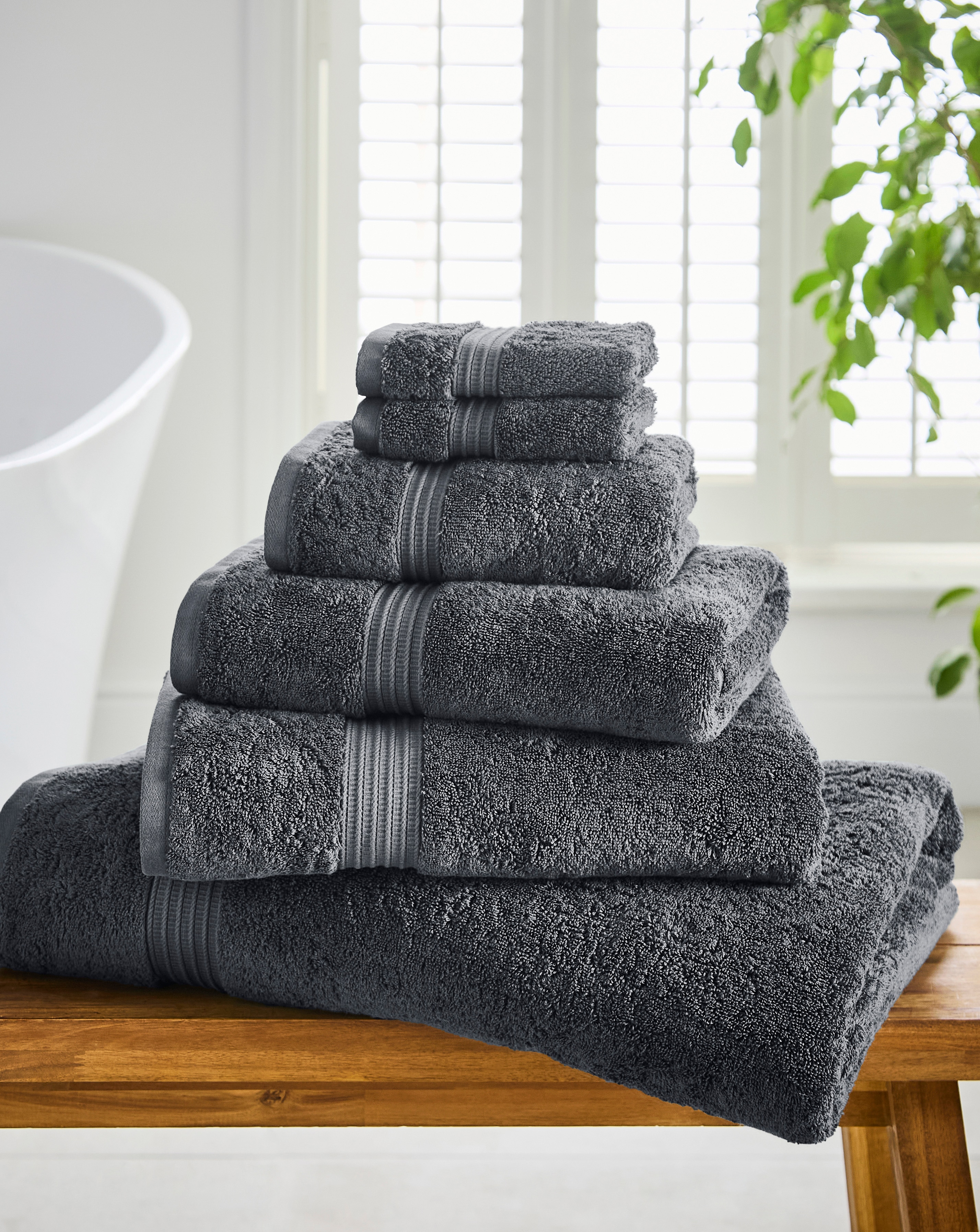 New In - Egyptian Cotton 600Gsm Towel -Anthracite