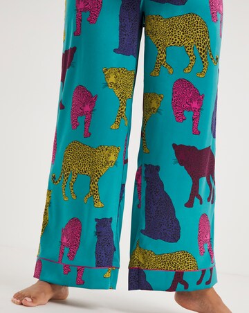 Chelsea Peers Woven Satin Leopard Print Pyjama Set