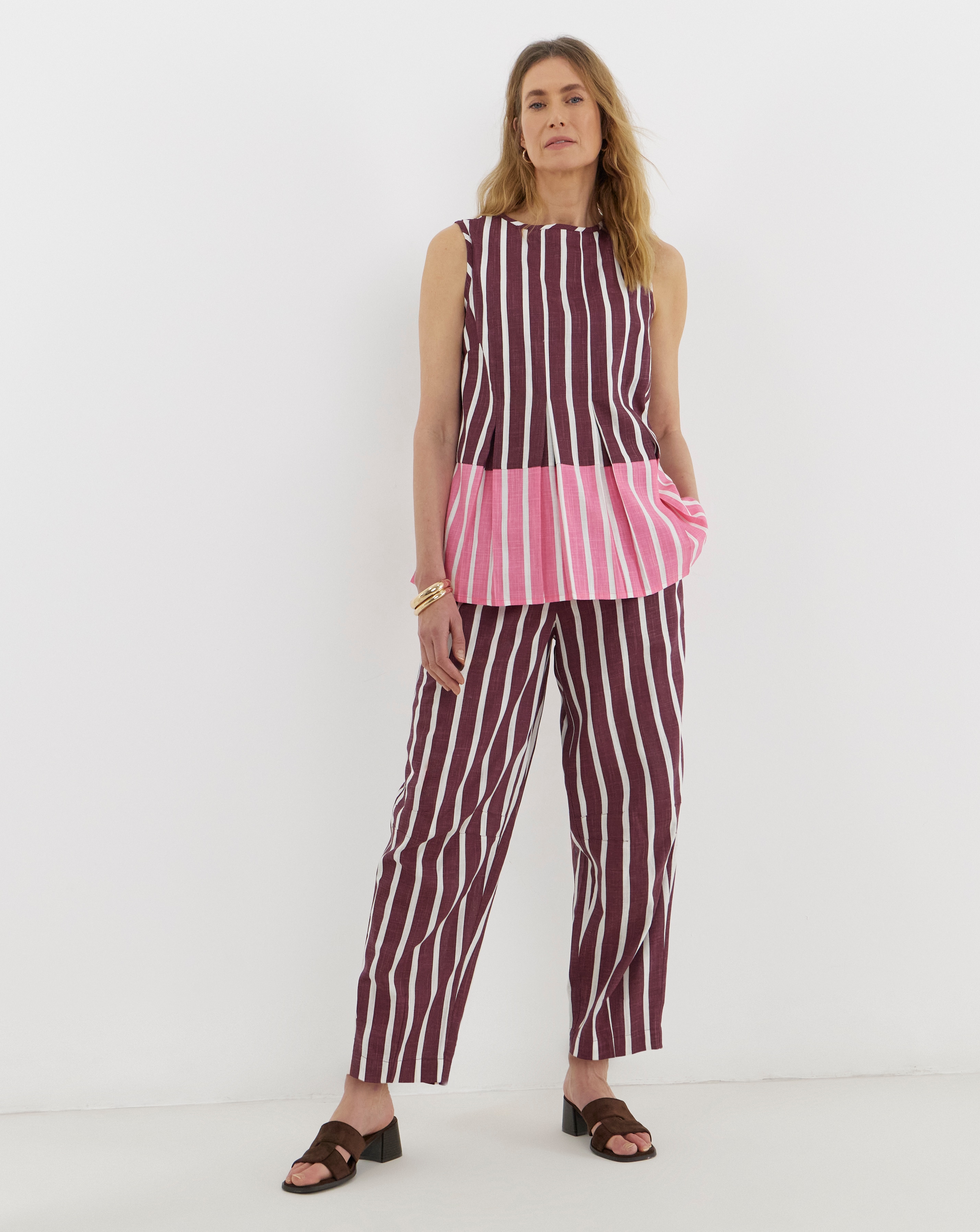 New In - Linen Mix Barrel Leg Trouser