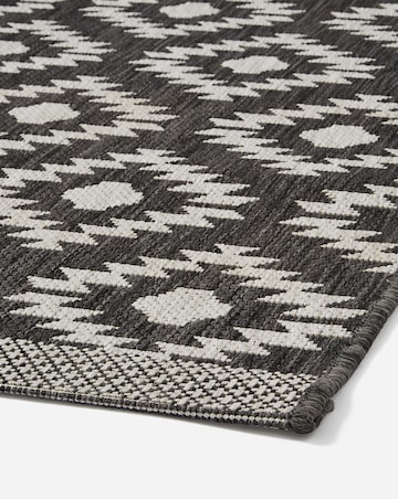 Geo Indoor/Outdoor Runner