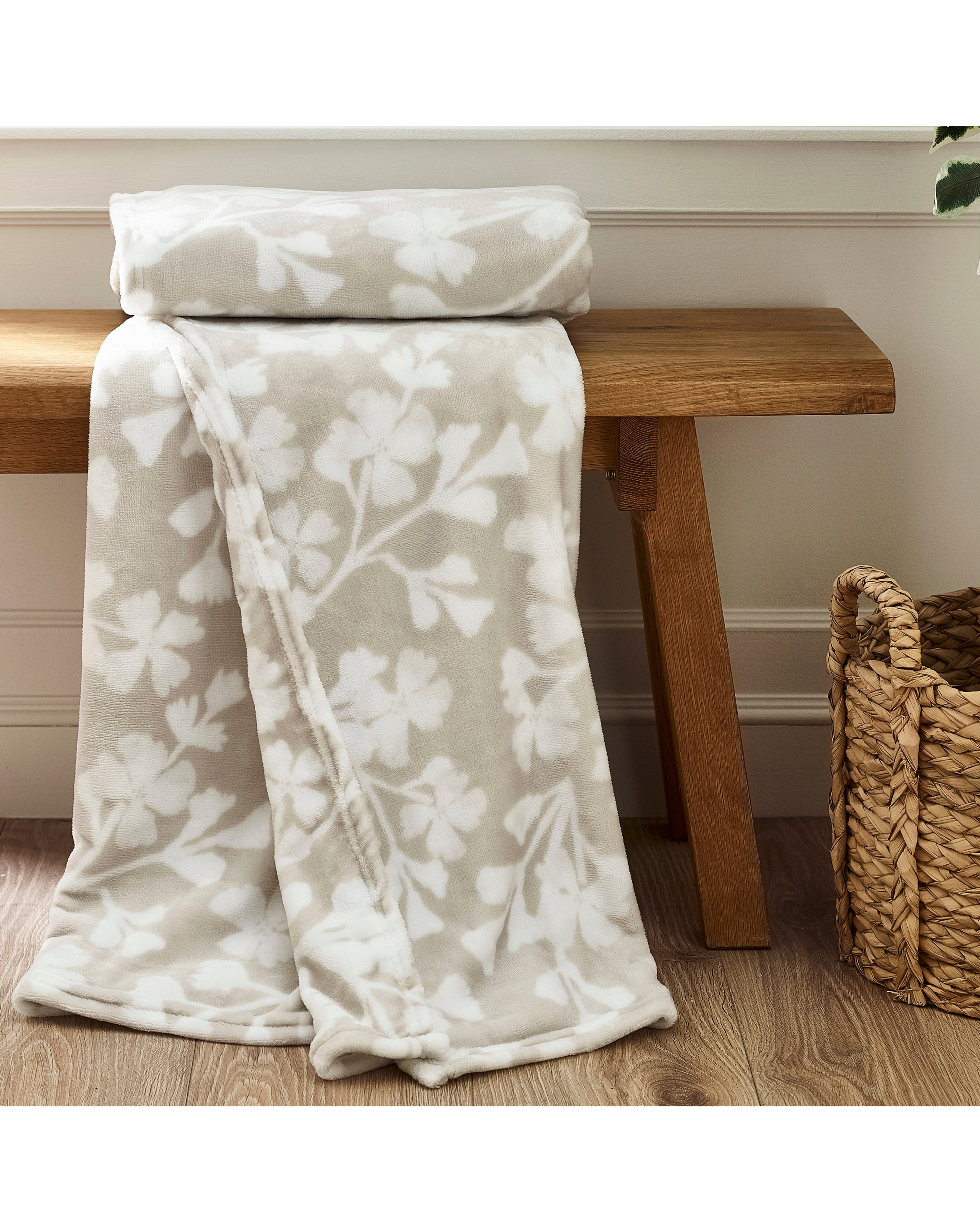 New In - Catherine Lansfield Brooke Floral Throw