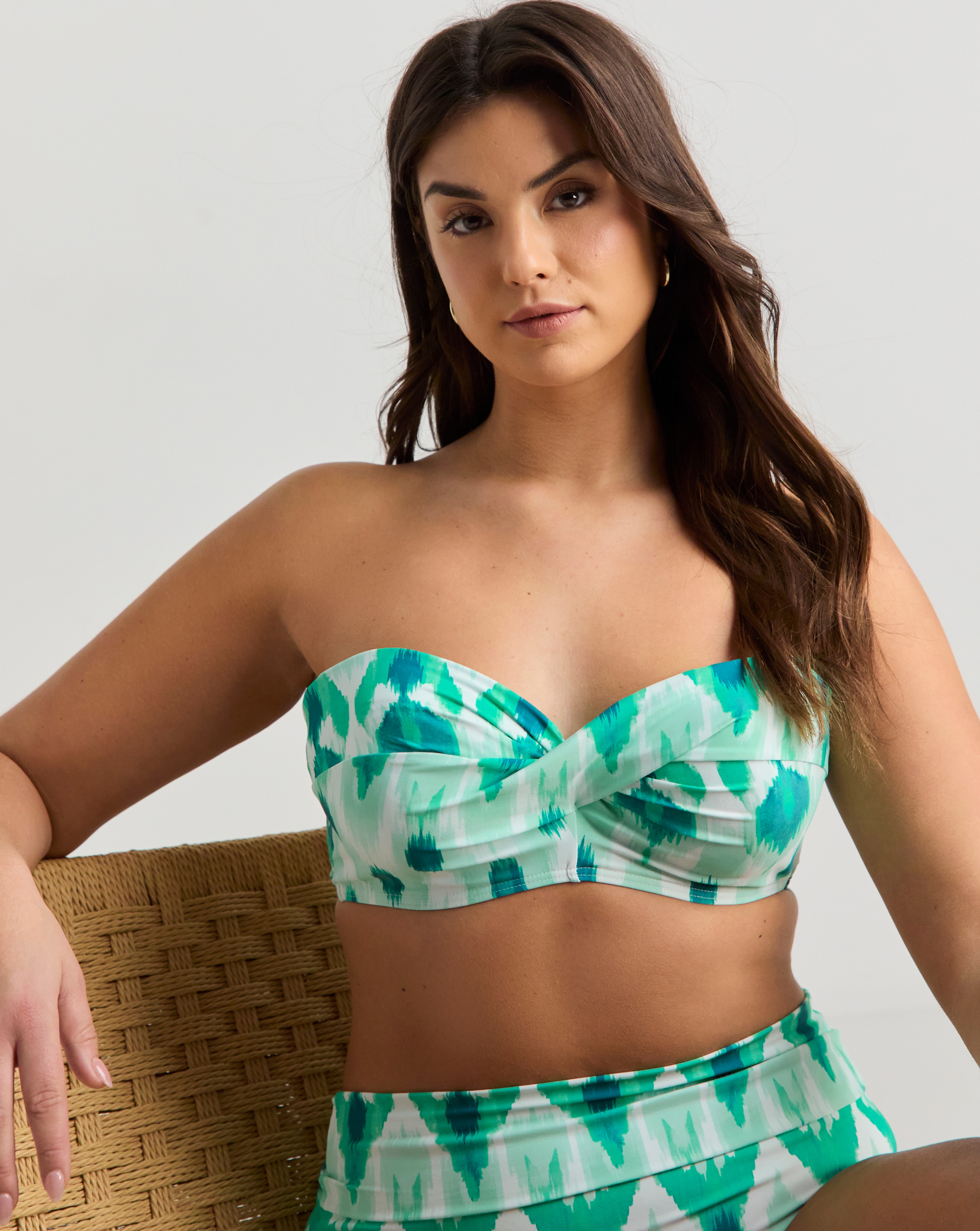 Magisculpt Twist Front Bikini Top