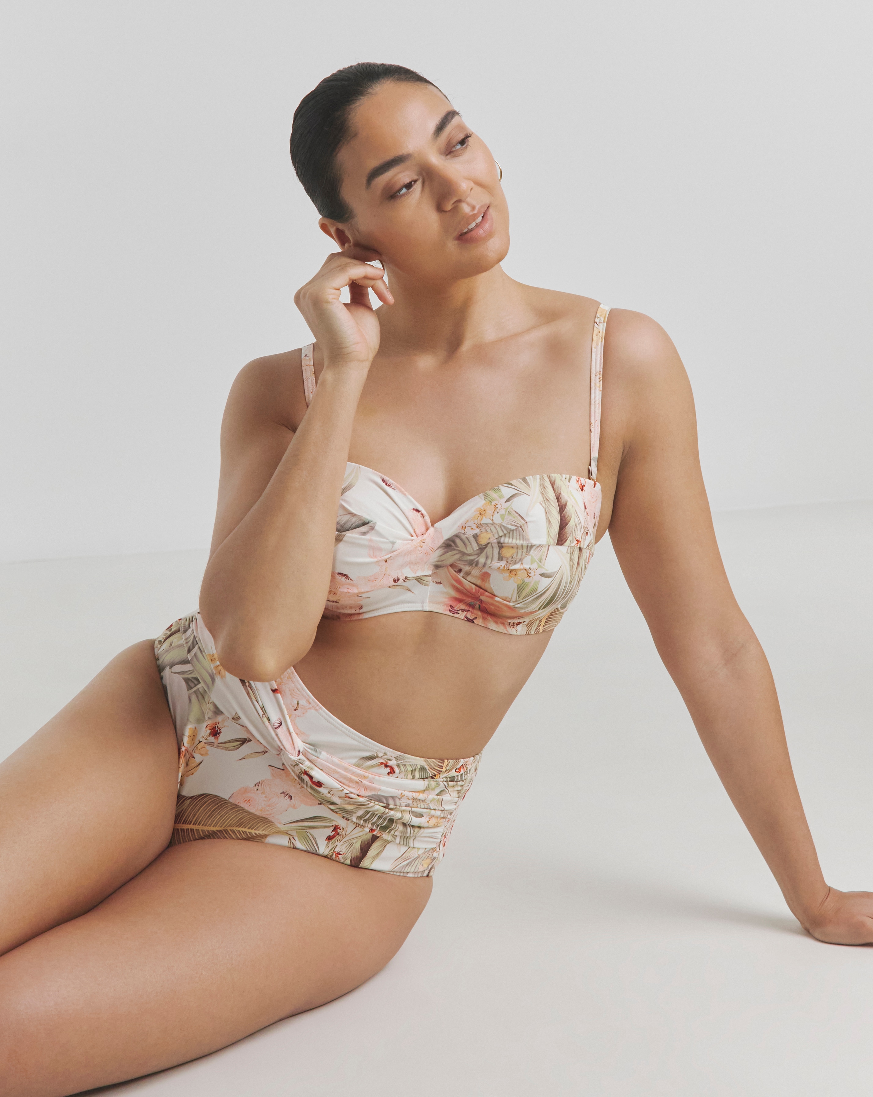 Magisculpt Twist Front Bikini Brief