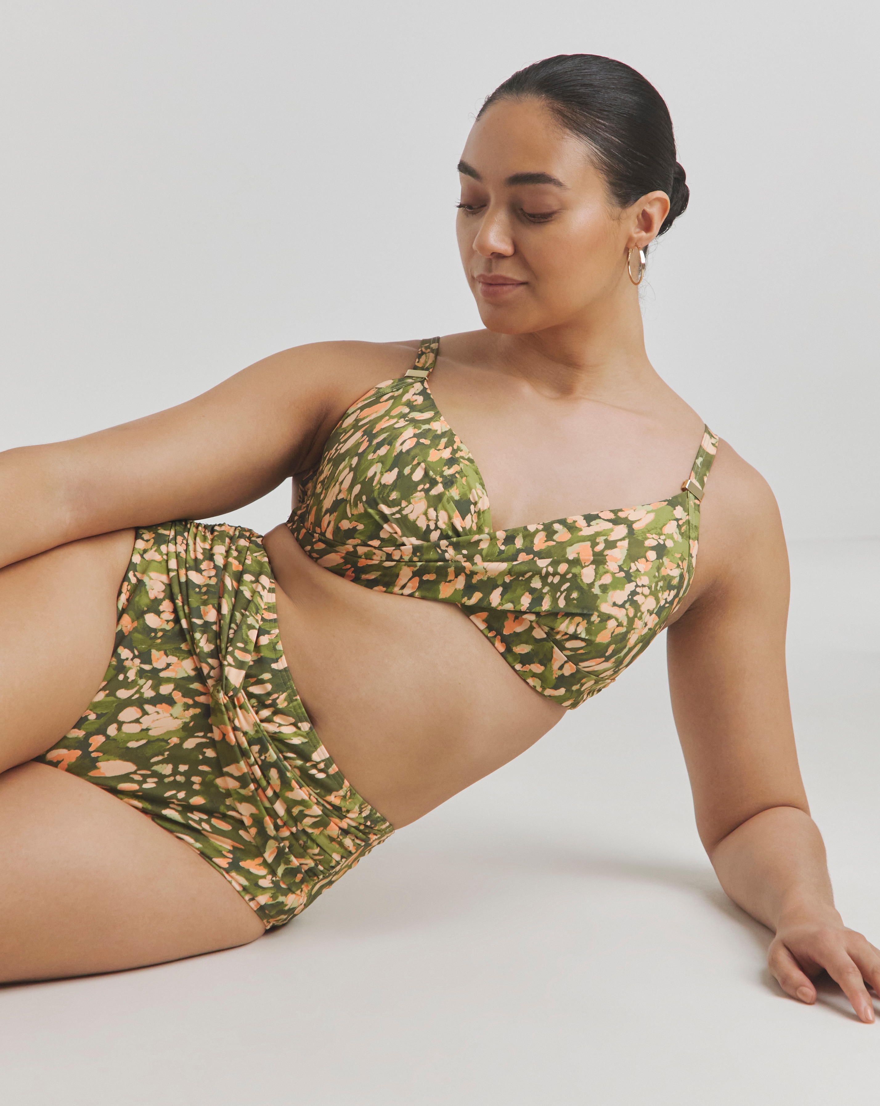 Magisculpt Twist High Waist Bikini Brief