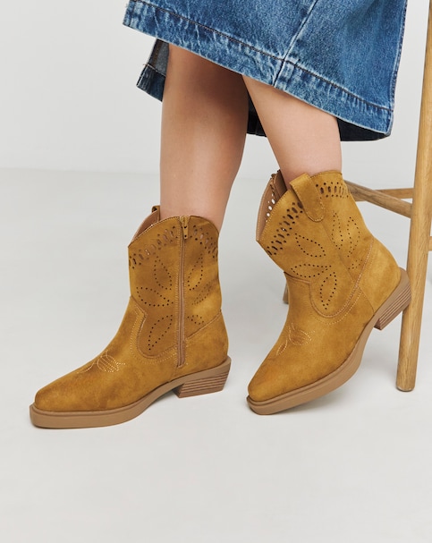 Laser Cut Western Boot Ex Wide