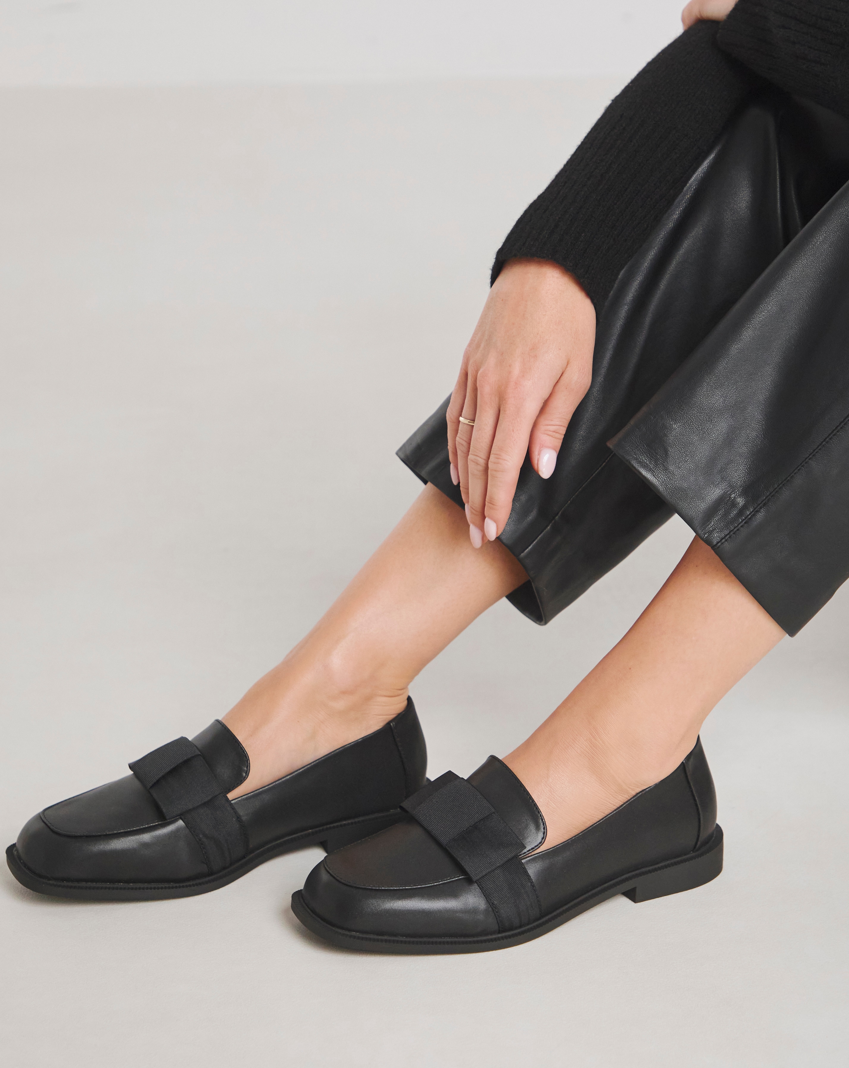 Oversize Bow Loafer Shoes Wide Fit