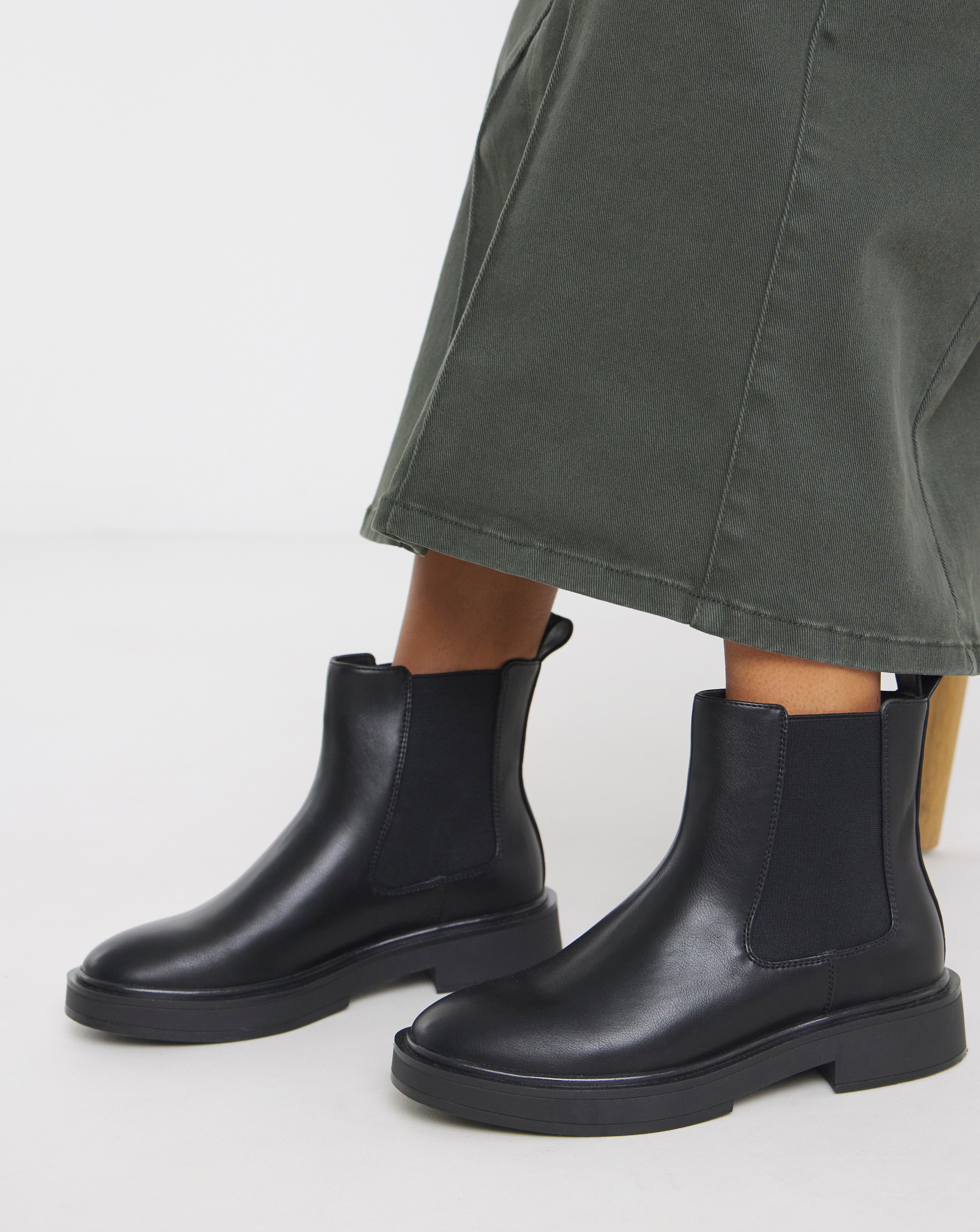 Classic Chelsea Boot Extra Wide