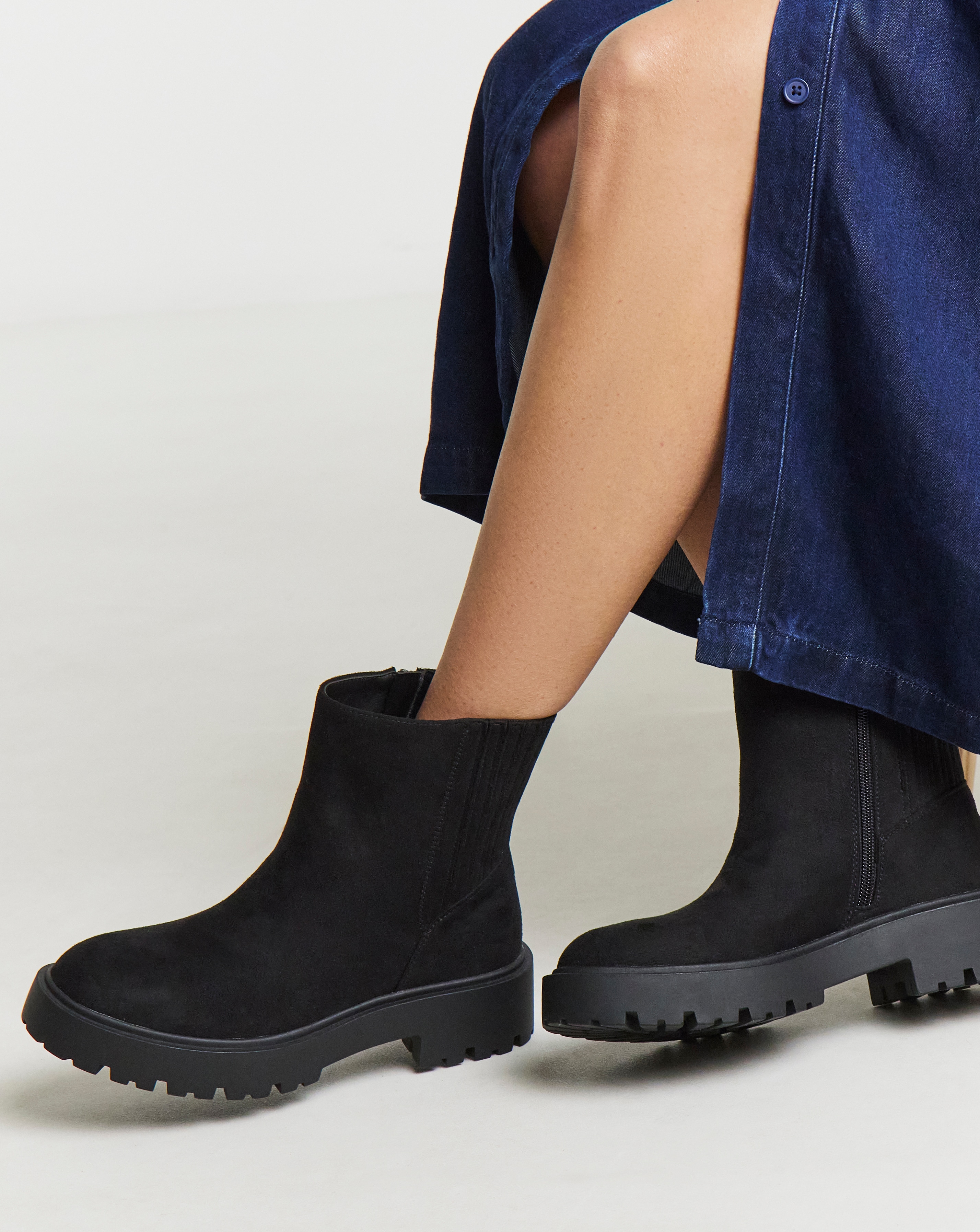 Hidden Gusset Chelsea Boot Extra Wide