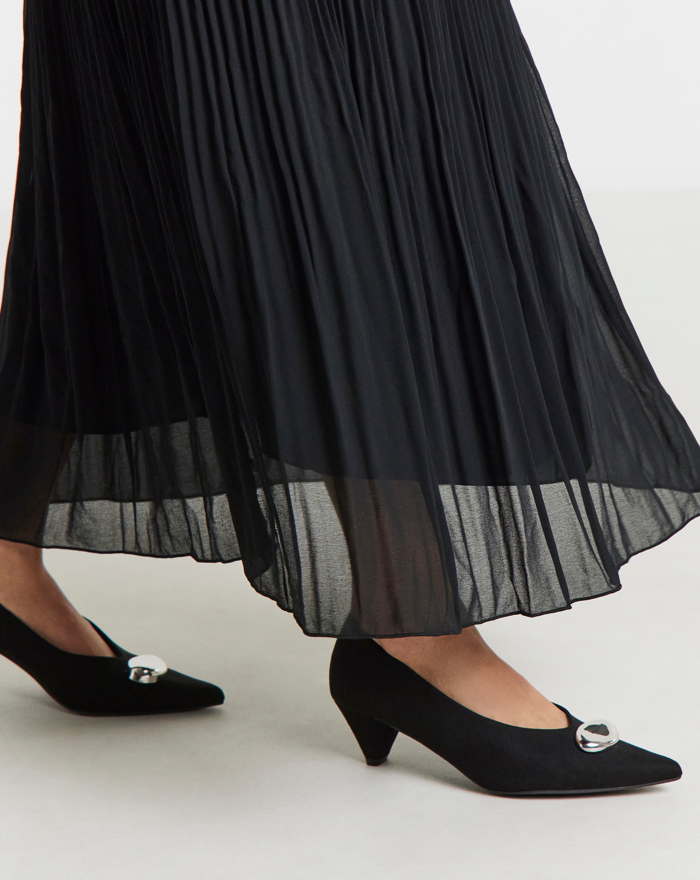 High Cut Court Shoe Trim Wide