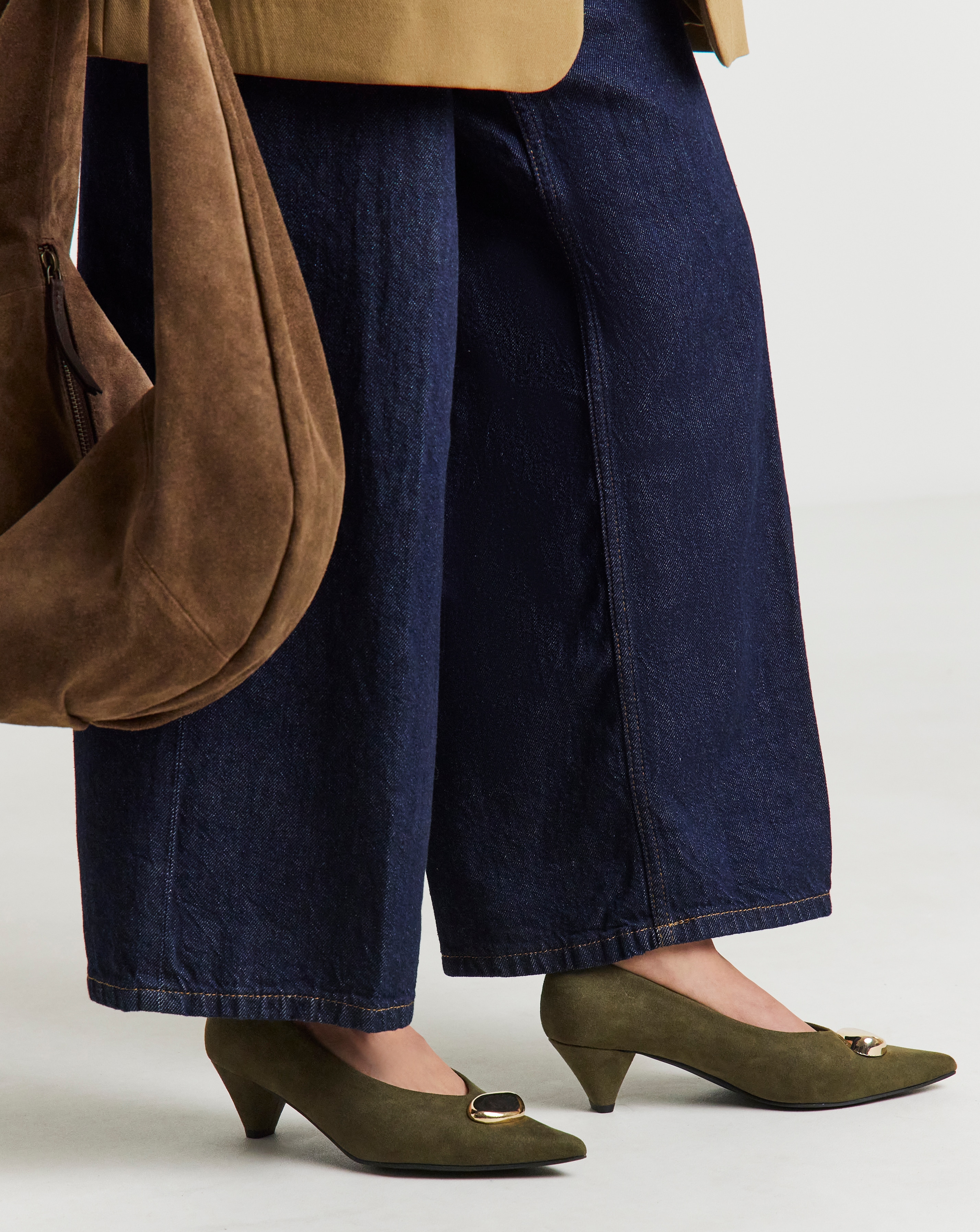 High Cut Court Shoe Trim Wide