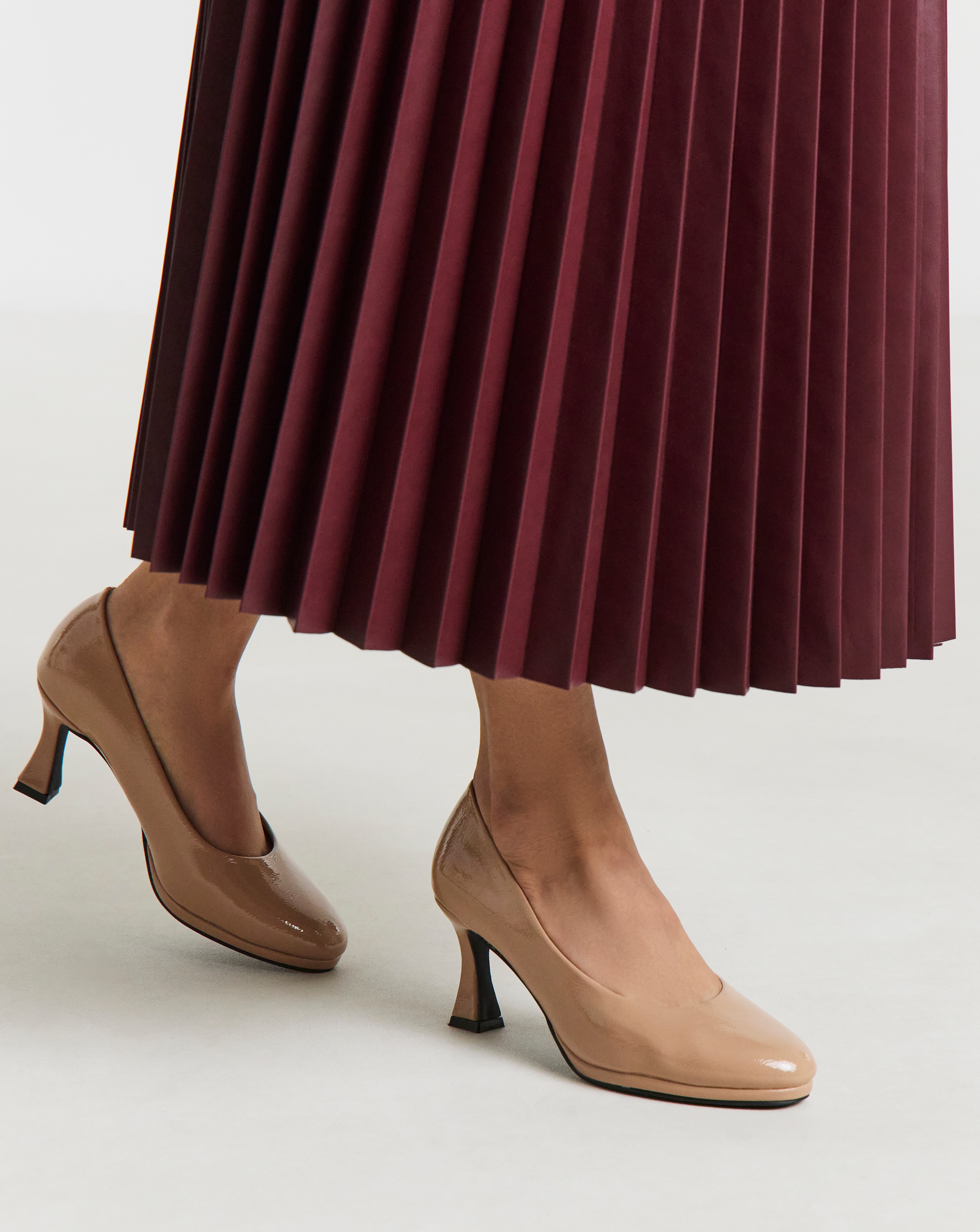 Court Shoe Heel Wide Fit