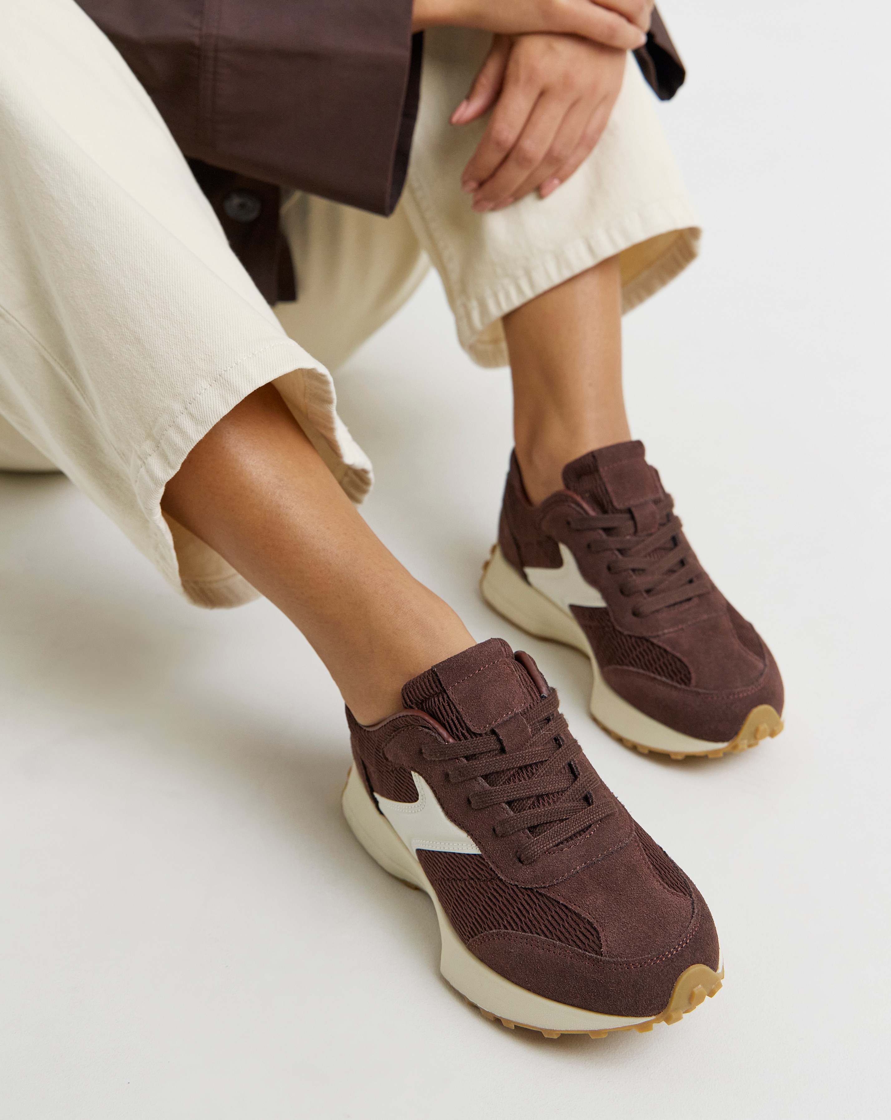 Retro Runner Trainer Wide Fit