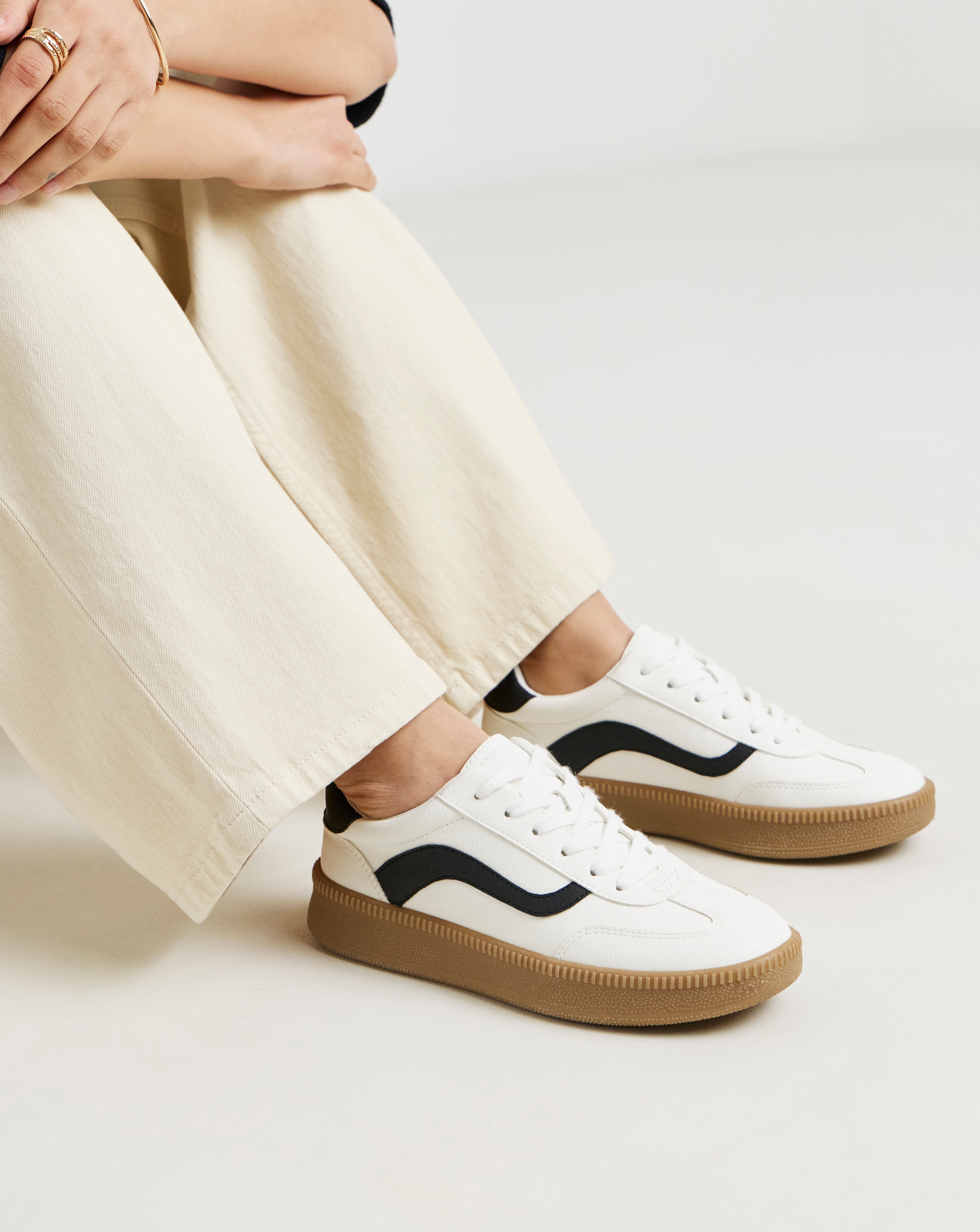 Chunky Retro Trainer Wide