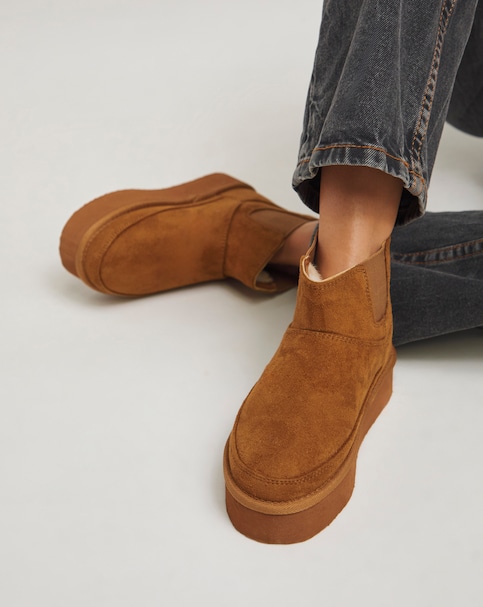 Flatform Ankle Lined Chelsea Boot ExWide