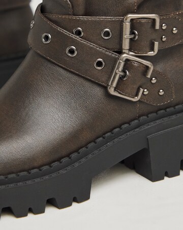 Chunky Buckle Calf Biker Boot Wide SC