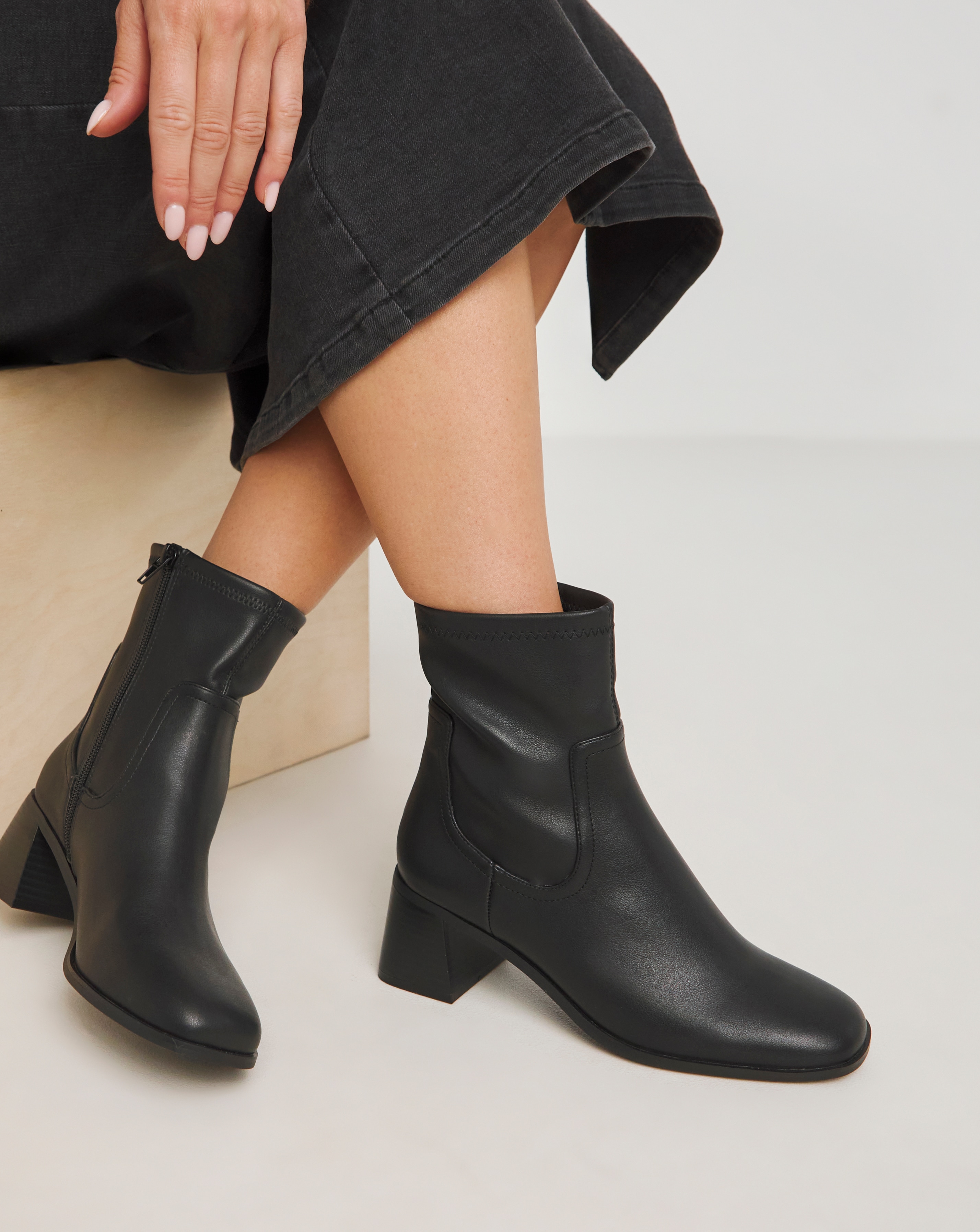 Block Heel Stretch Ankle Boots Ex Wide