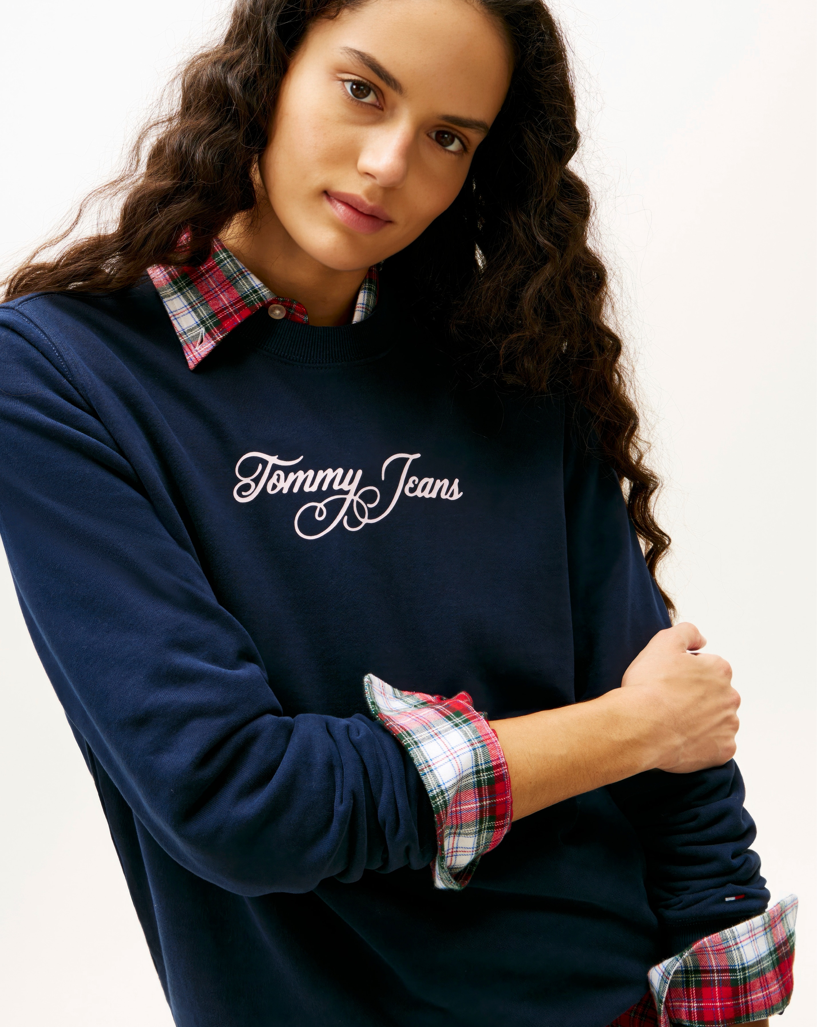 New In - Tommy Jeans Logo Crew Sweatshirt