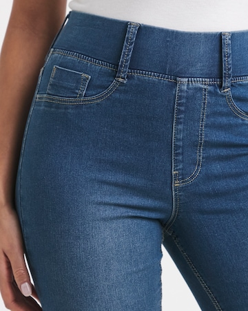 Mid Wash Flared Pull On Jeggings